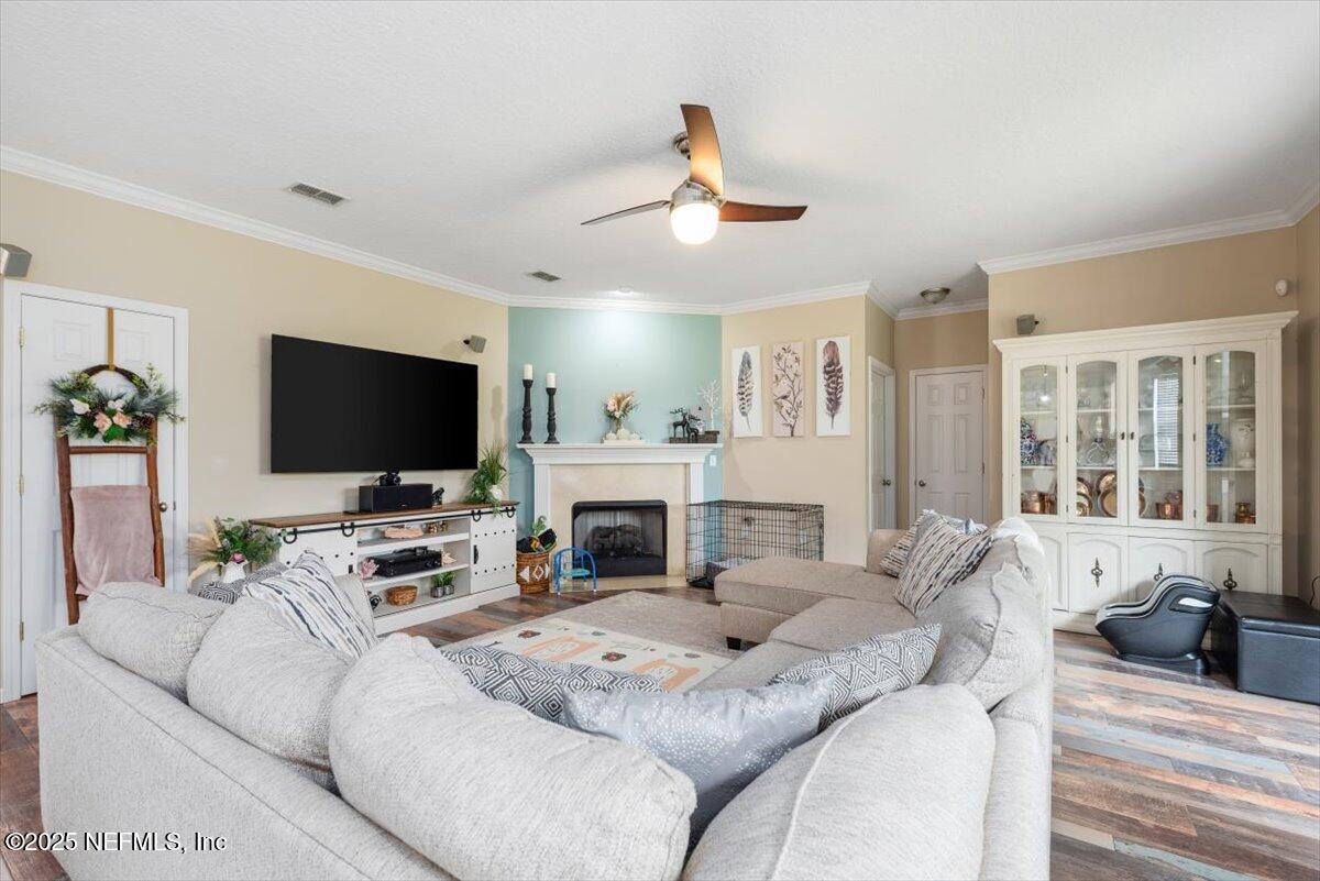 612 CHESTWOOD CHASE Drive