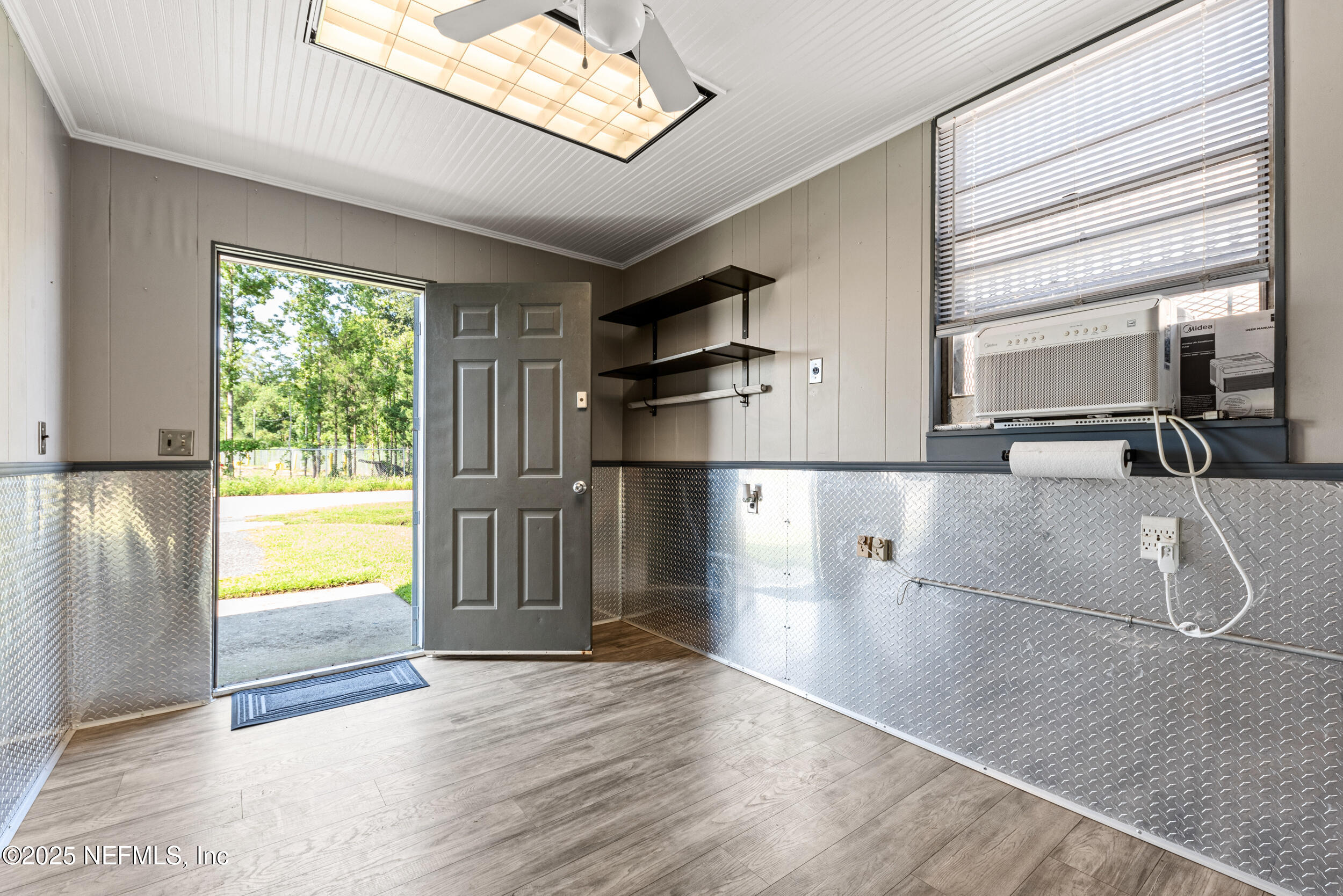 5044 W EDWARD Street