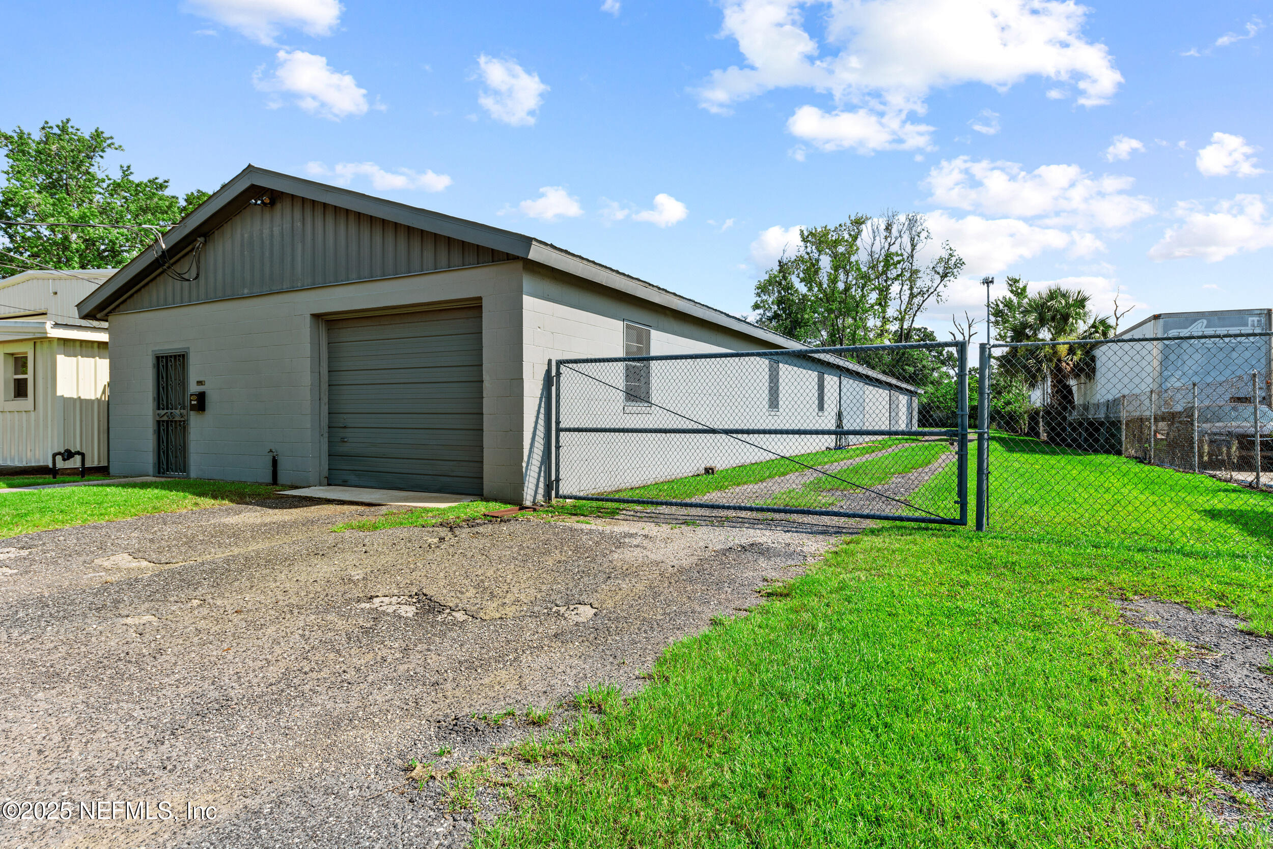 5044 W EDWARD Street