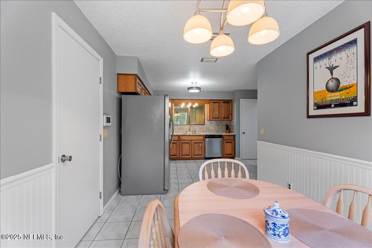 5263 MAGNOLIA OAKS Lane