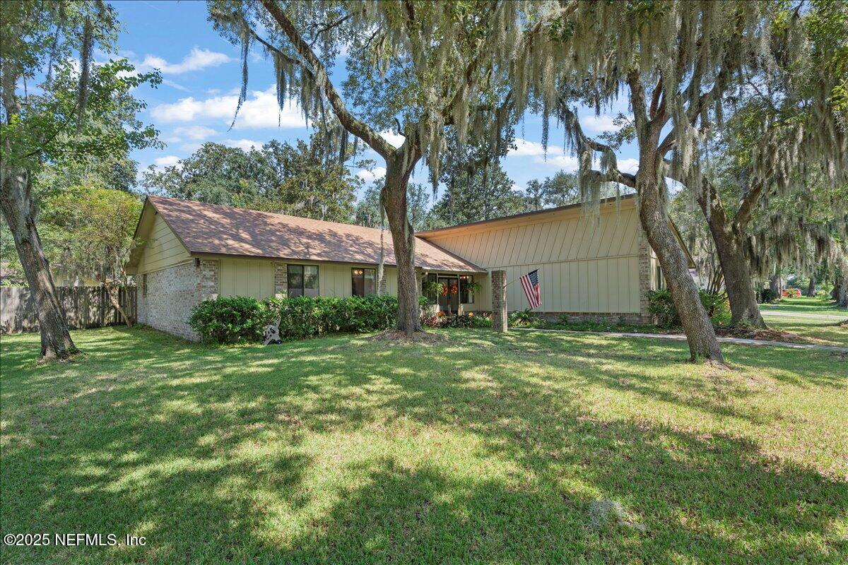 5263 MAGNOLIA OAKS Lane