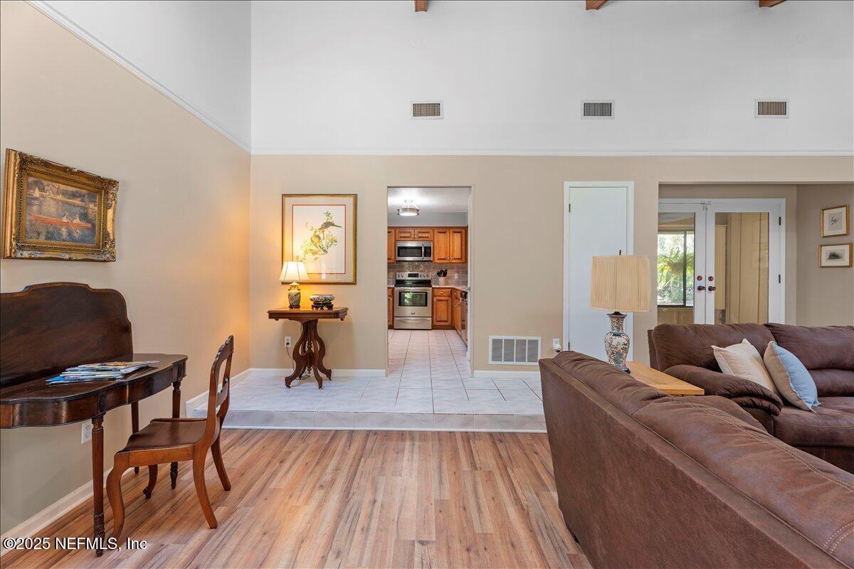 5263 MAGNOLIA OAKS Lane