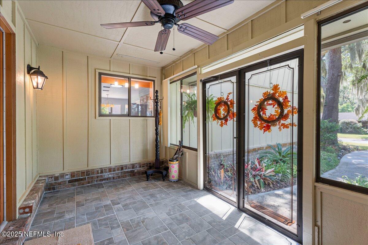 5263 MAGNOLIA OAKS Lane