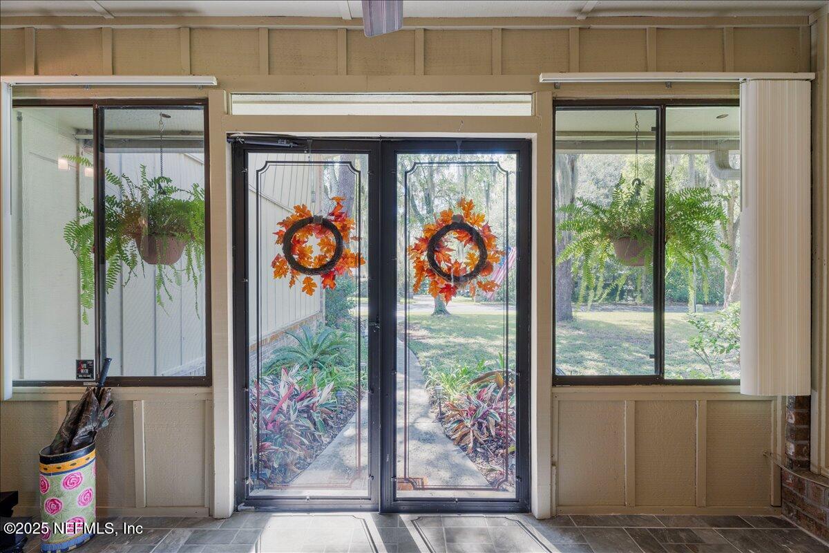 5263 MAGNOLIA OAKS Lane