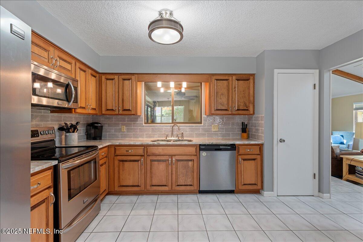 5263 MAGNOLIA OAKS Lane