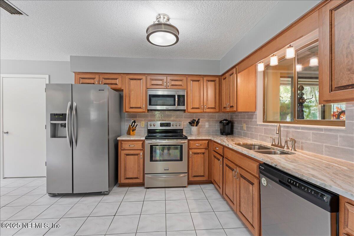 5263 MAGNOLIA OAKS Lane