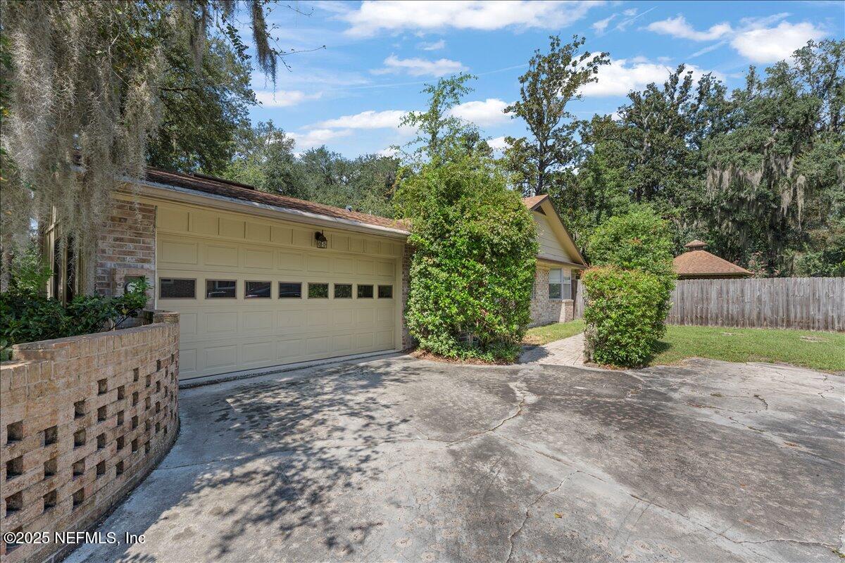5263 MAGNOLIA OAKS Lane