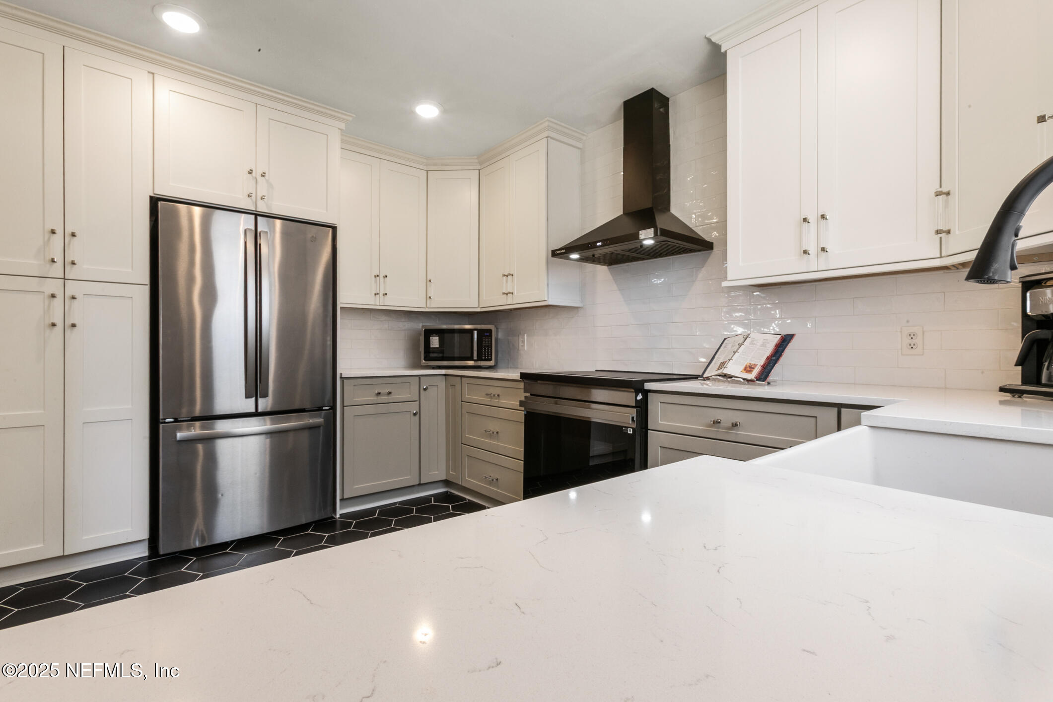 1706 LORIMIER Road