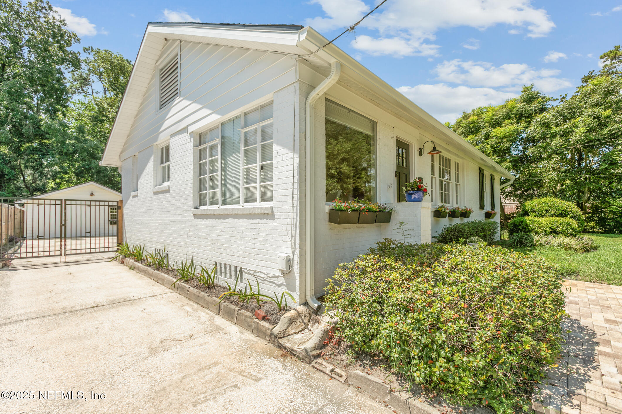 1706 LORIMIER Road
