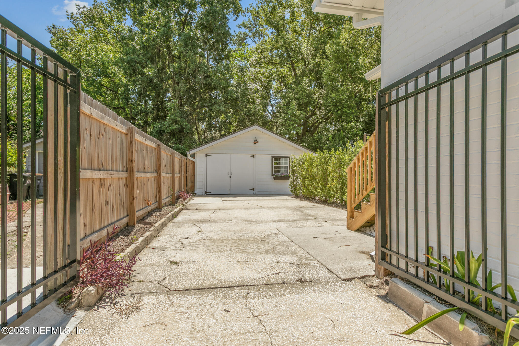 1706 LORIMIER Road