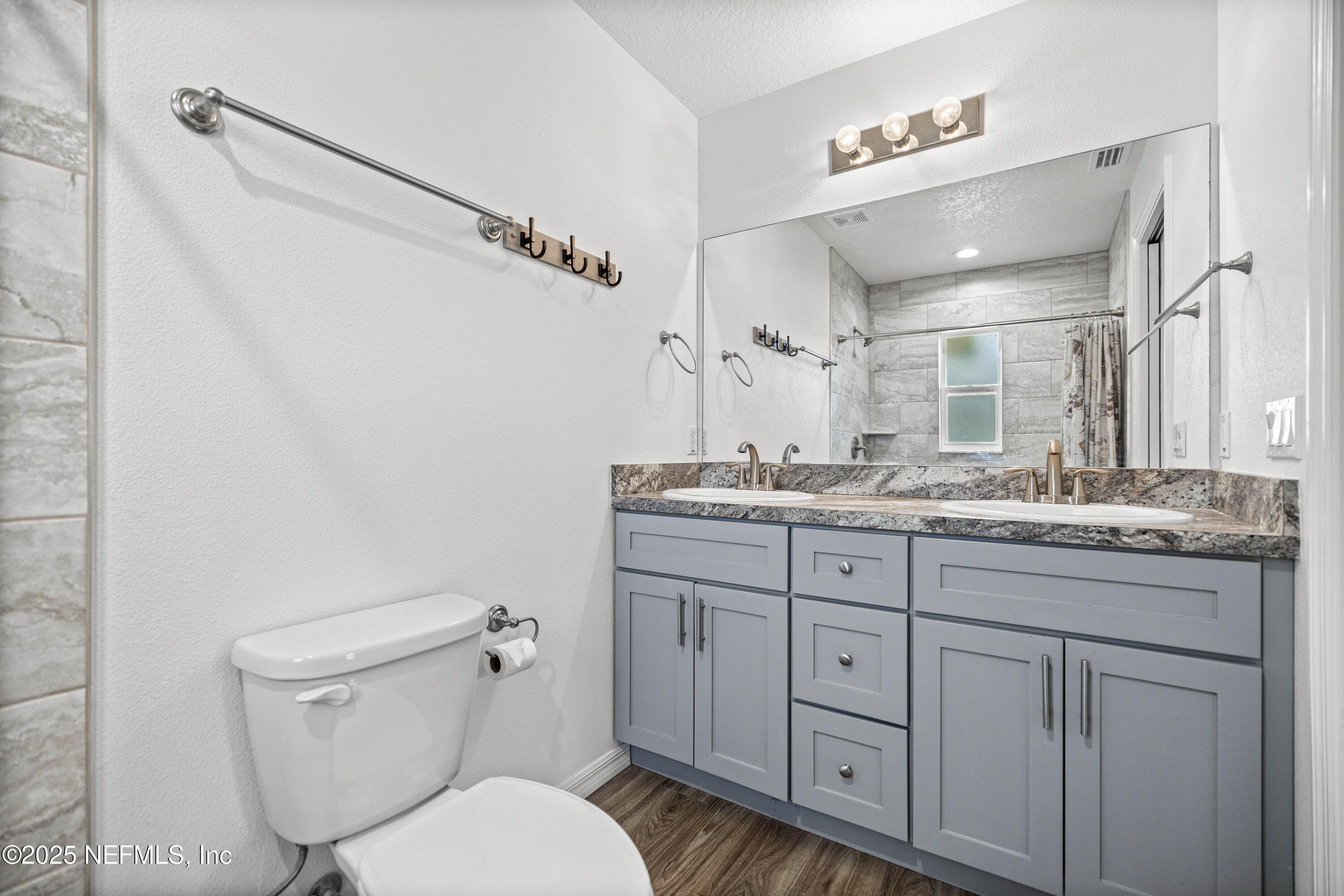 4490 E MARYLAND Street