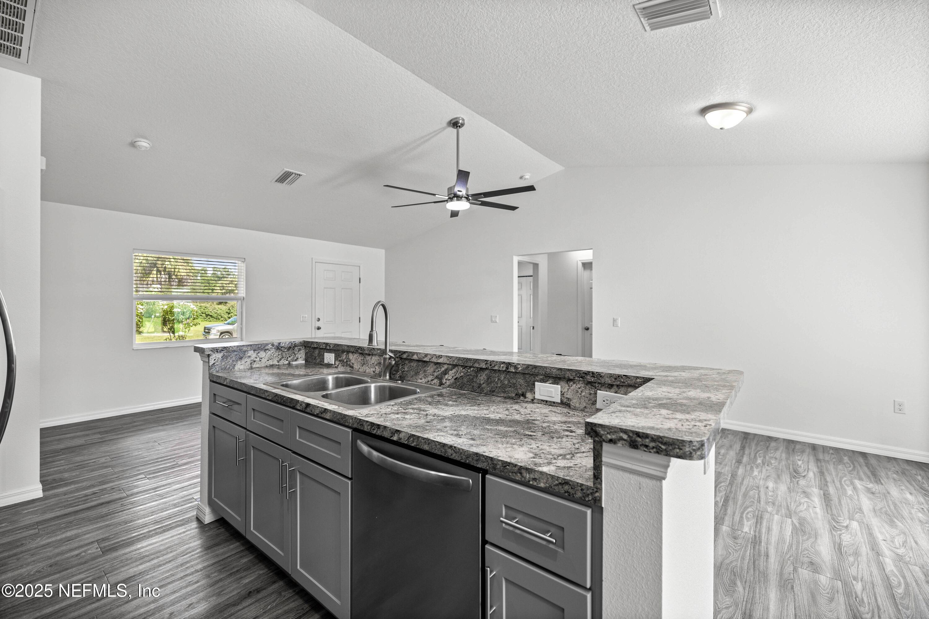 4490 E MARYLAND Street