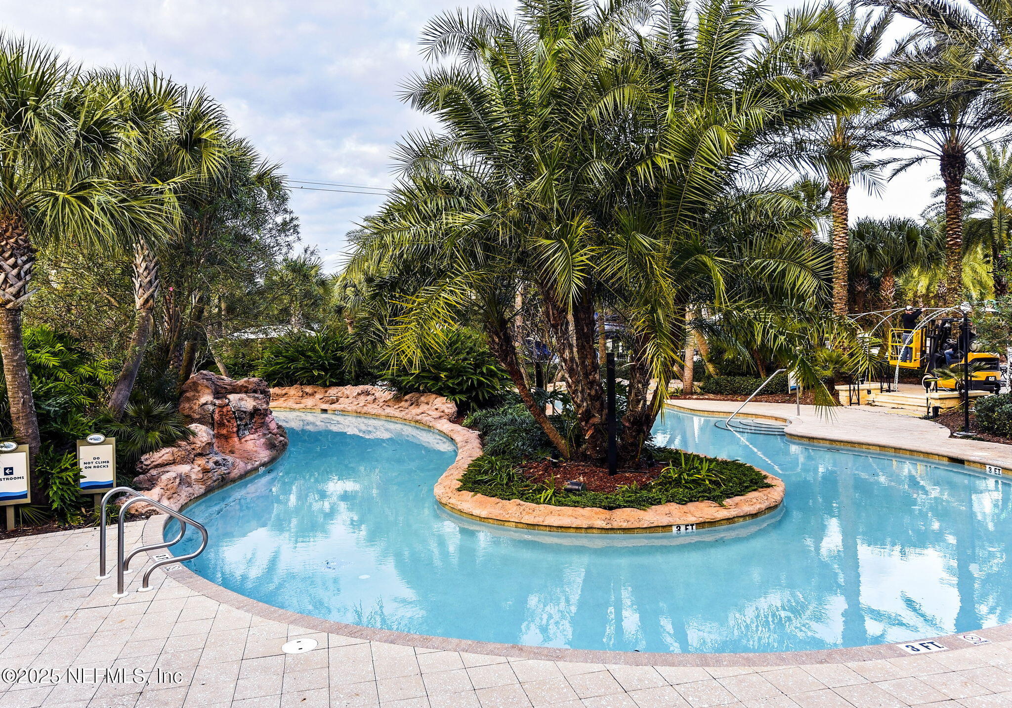 958 CROSSWATER LAKE Drive