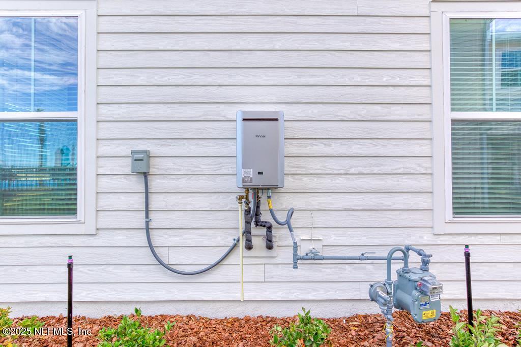 469 MARQUESA Circle, St. Johns