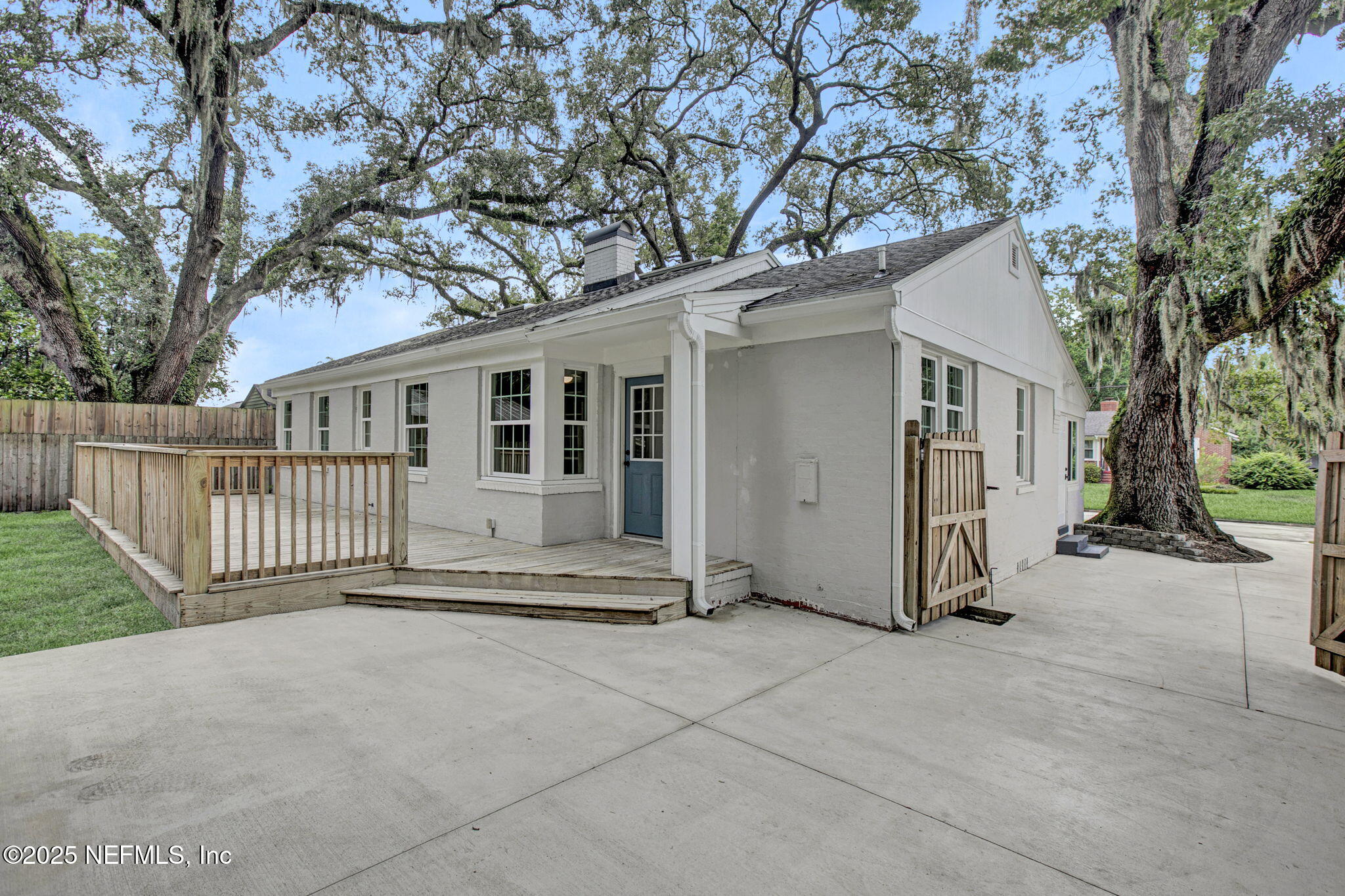1216 HOLMESDALE Road