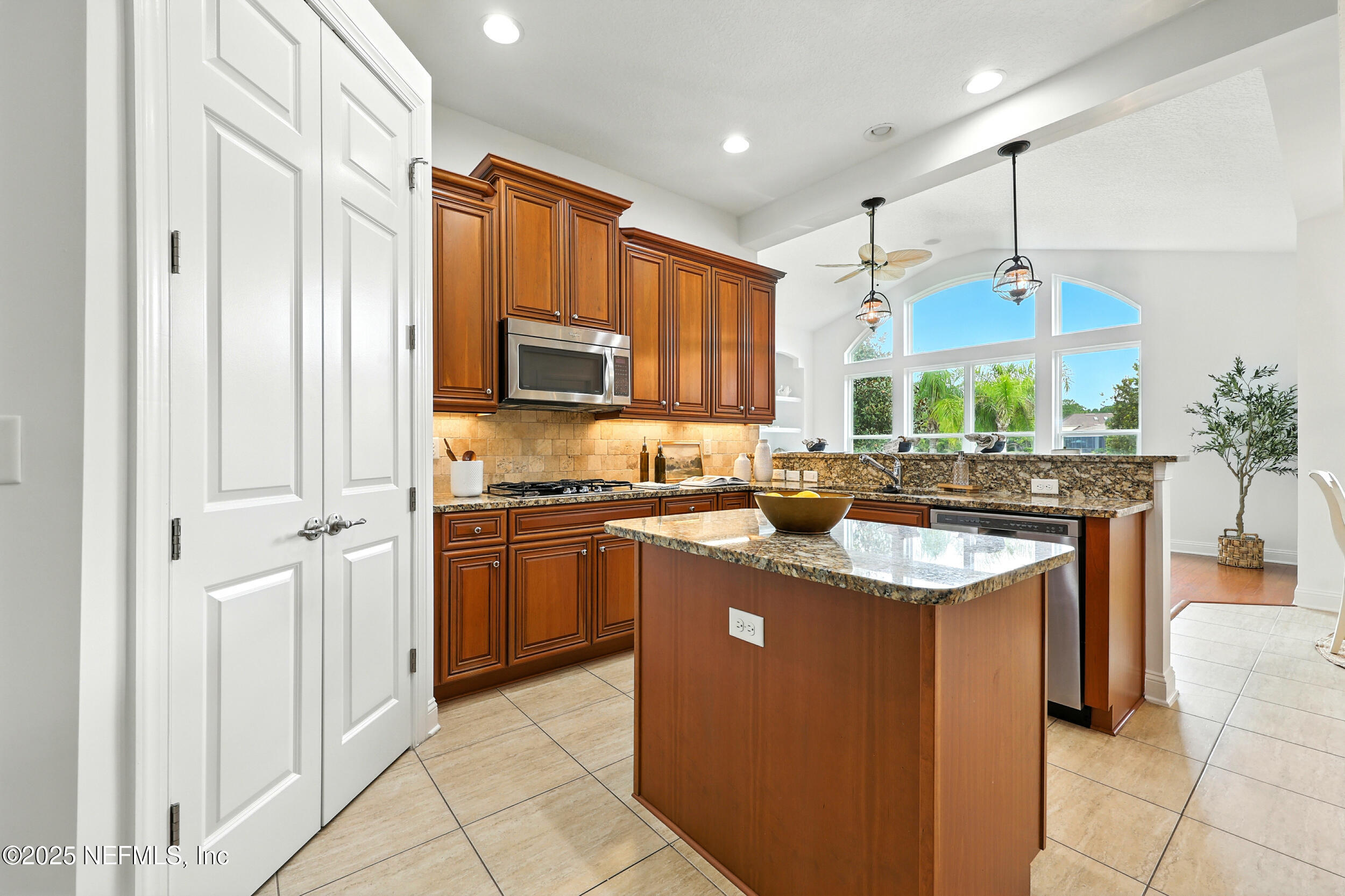 44 CUMBERLAND ISLAND Circle