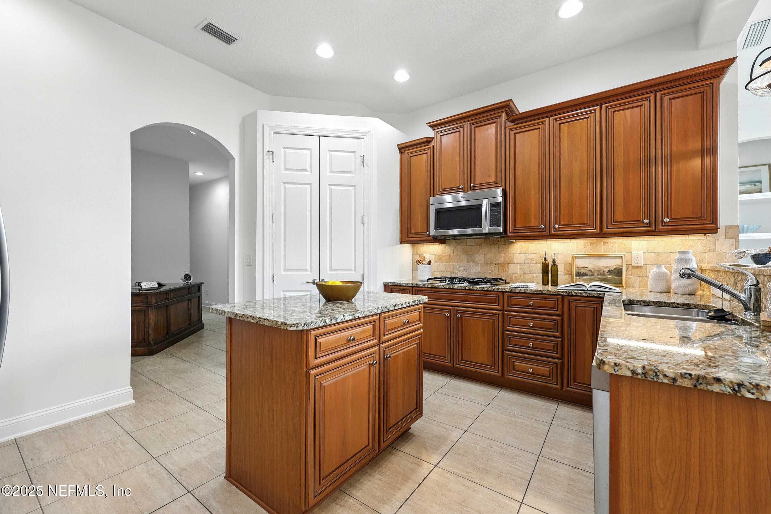44 CUMBERLAND ISLAND Circle