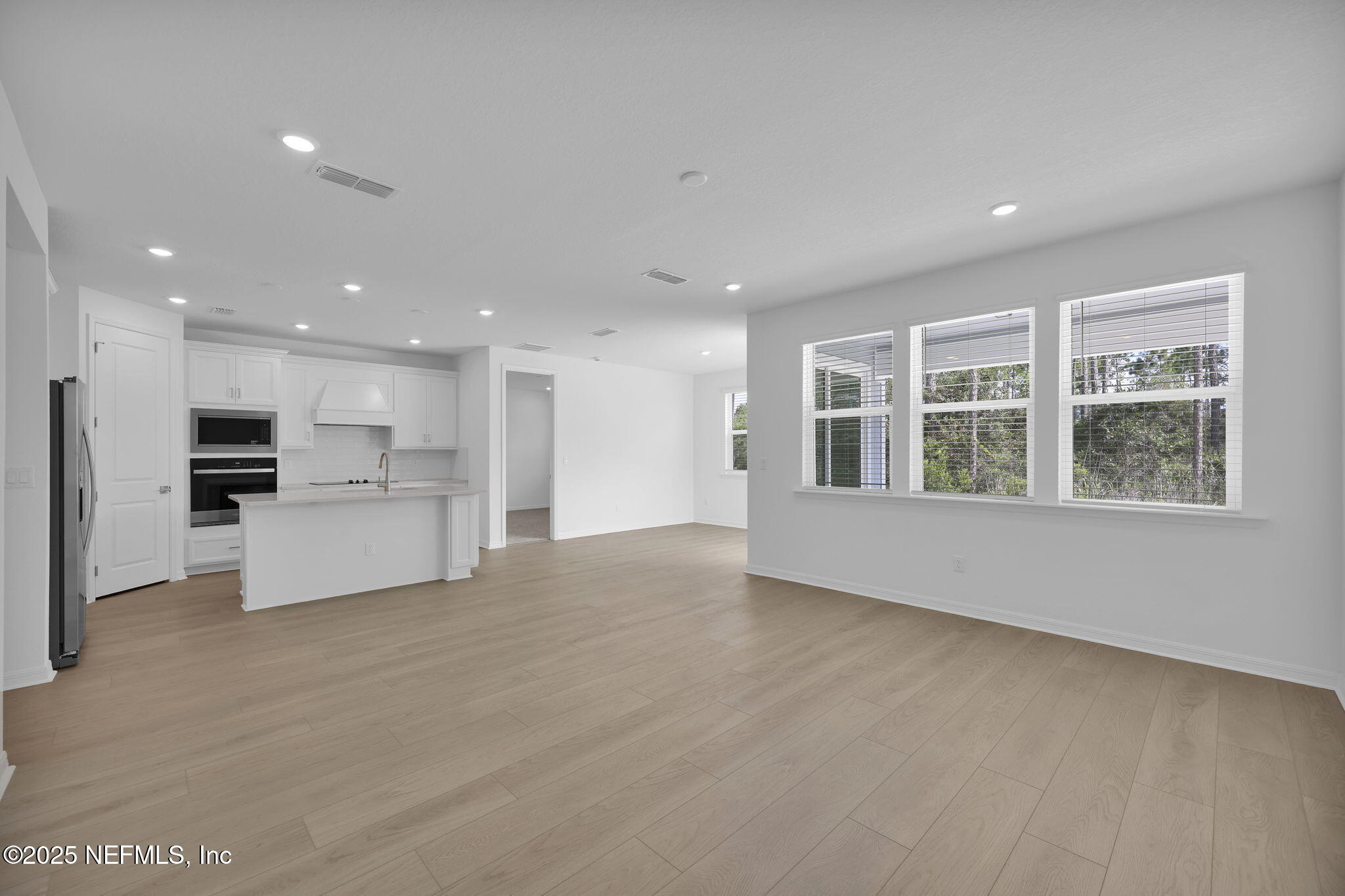 2489 BRADLEY PARK Drive