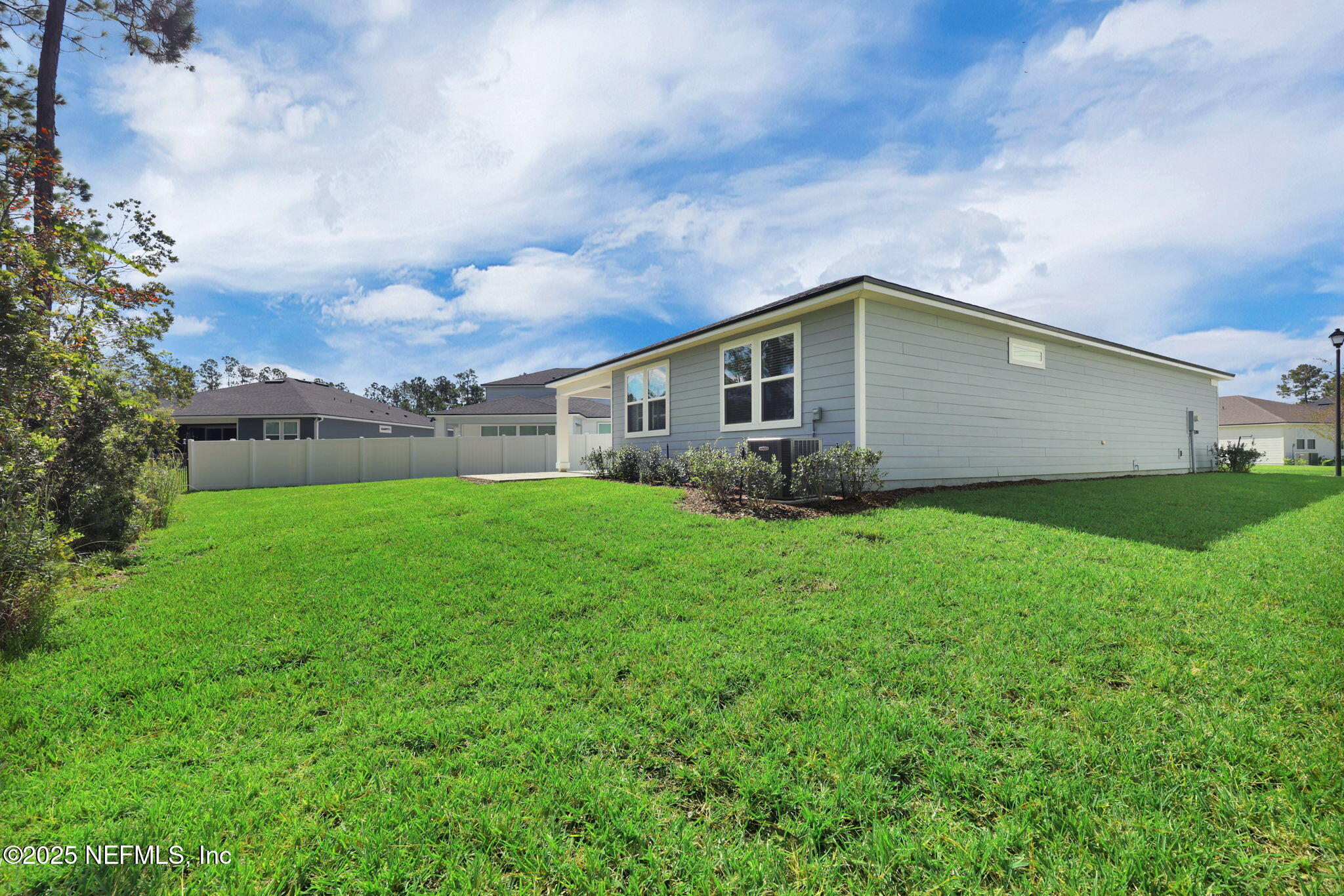2489 BRADLEY PARK Drive
