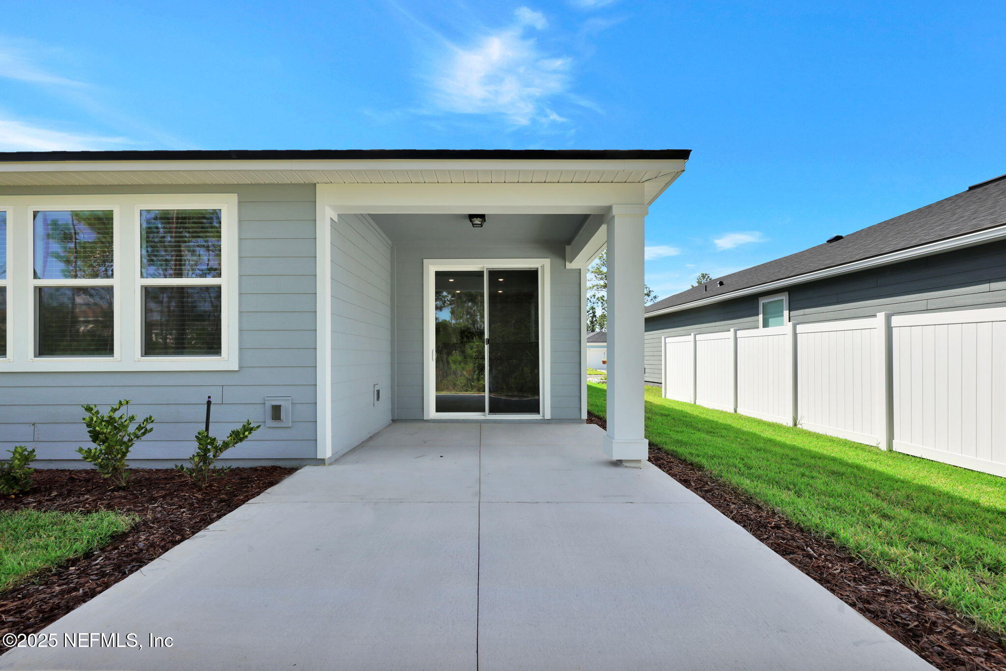 2416 GLADE Lane