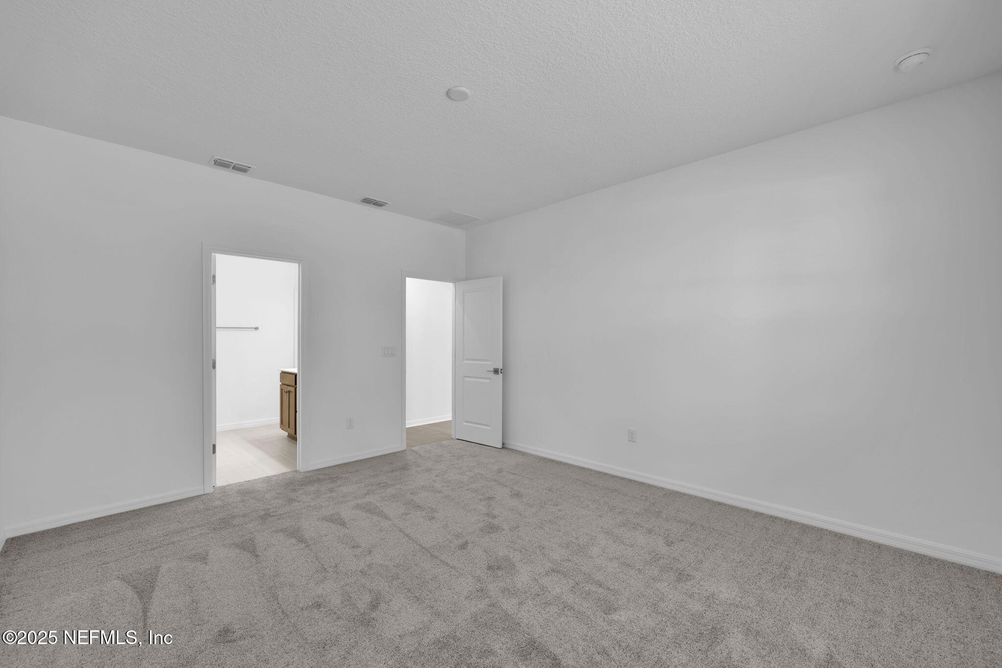 2416 GLADE Lane