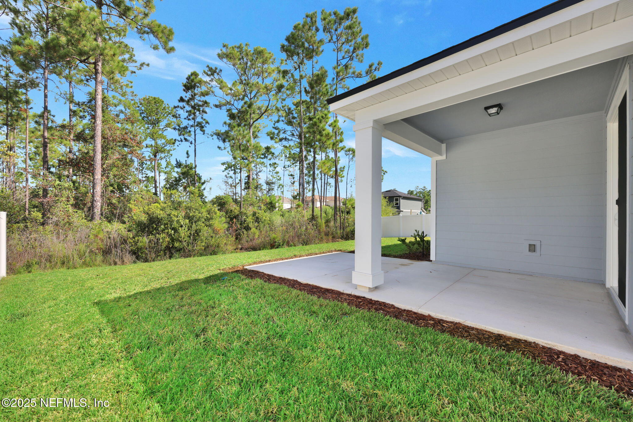 2416 GLADE Lane