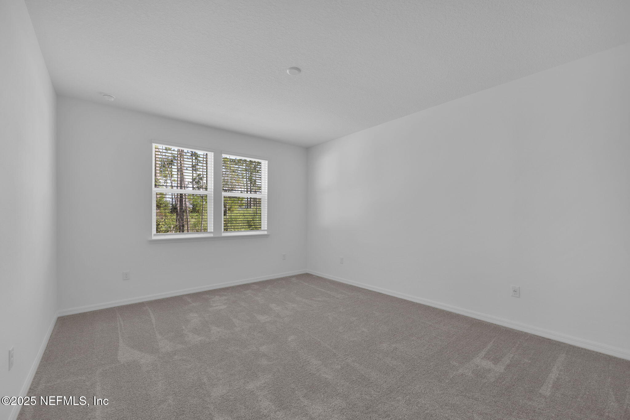 2416 GLADE Lane