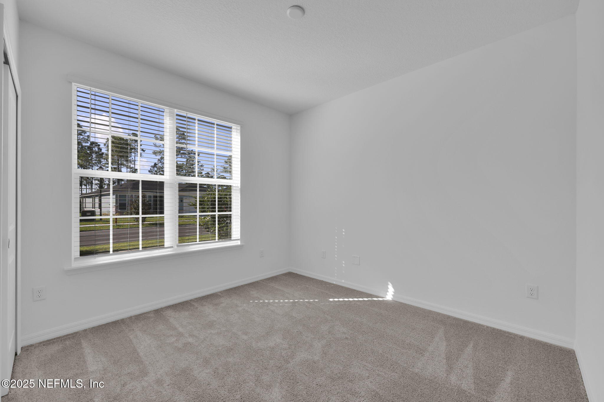 2416 GLADE Lane