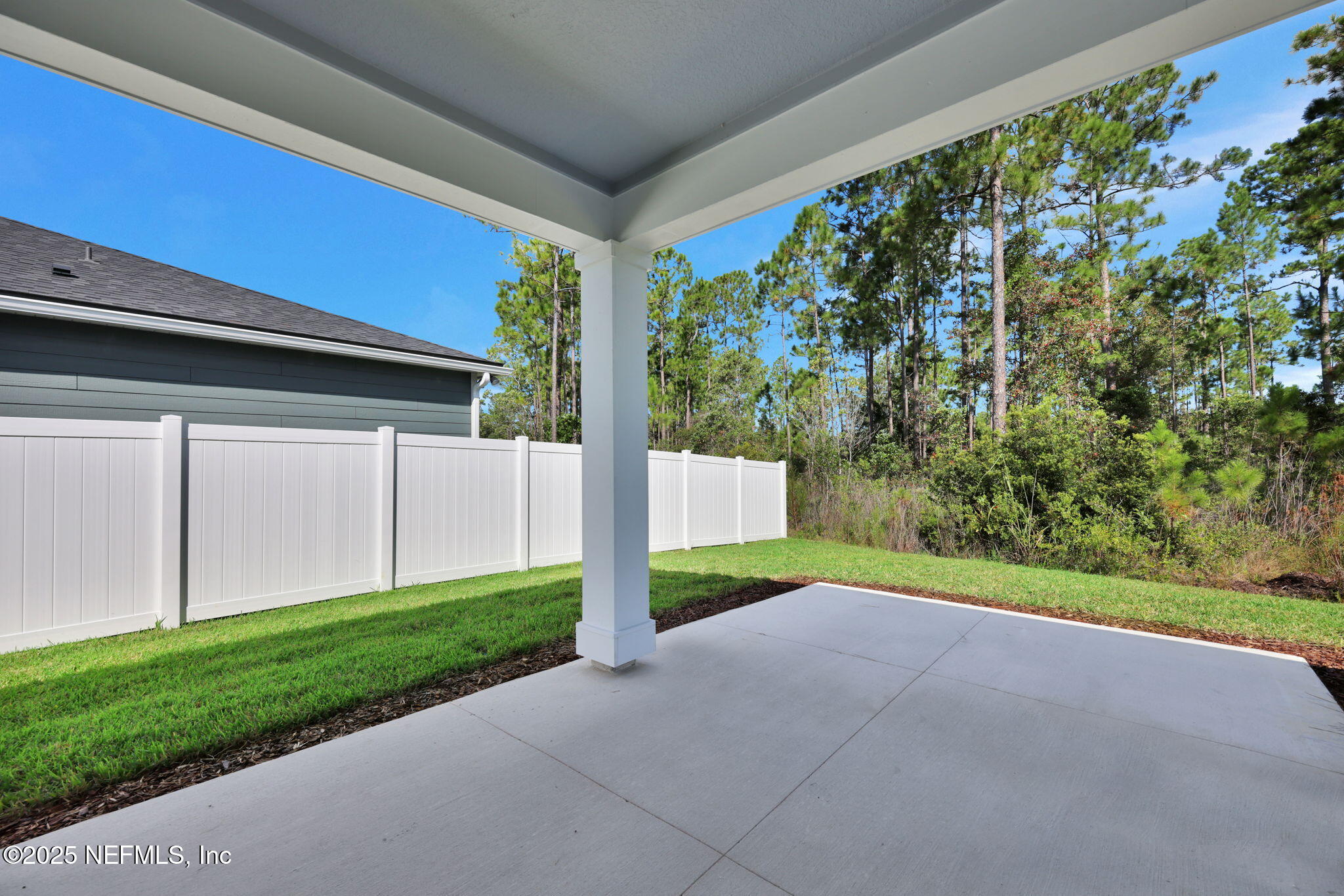2416 GLADE Lane