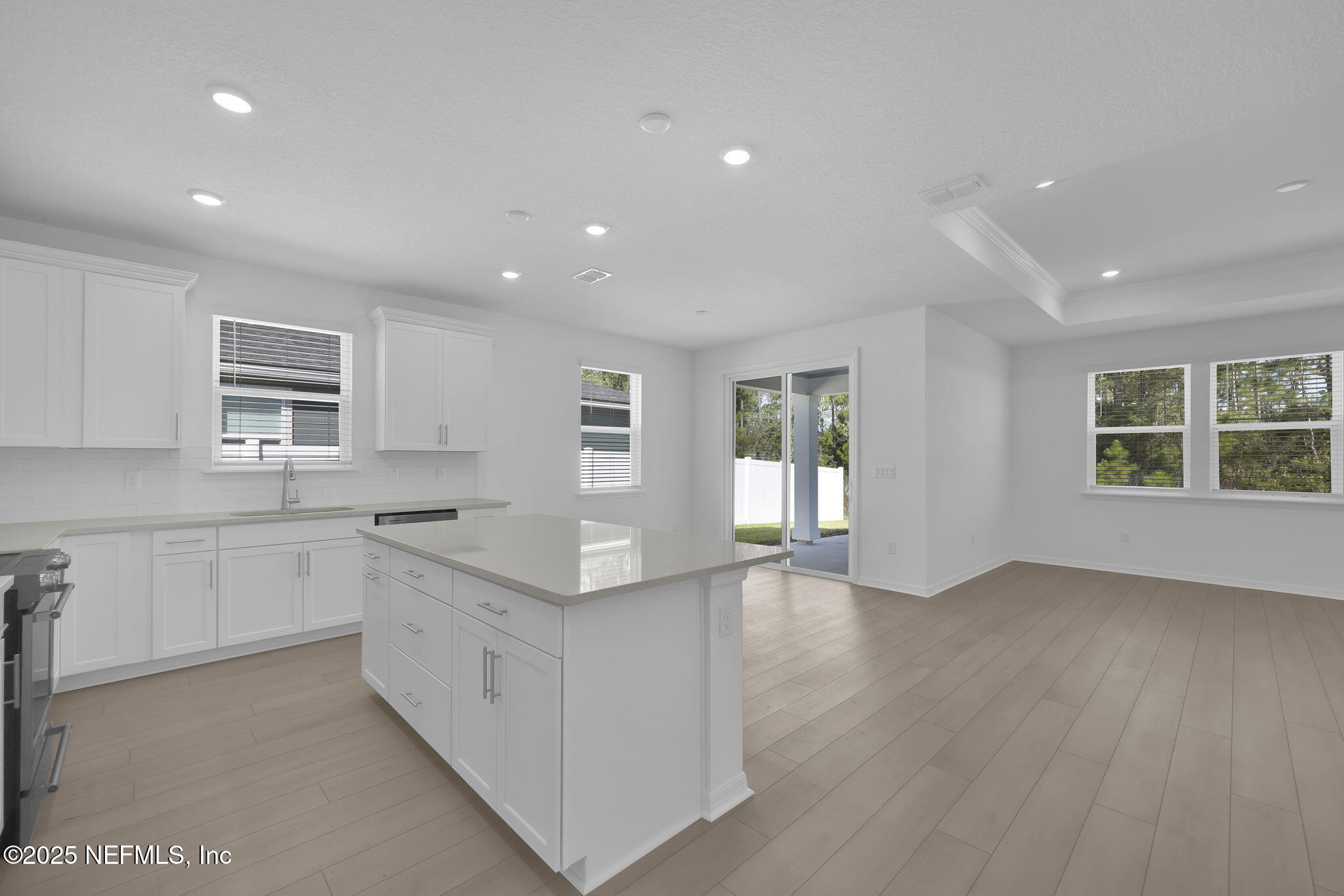 2416 GLADE Lane
