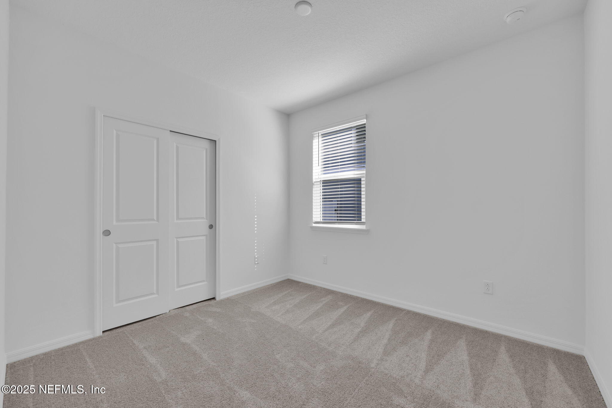 2416 GLADE Lane