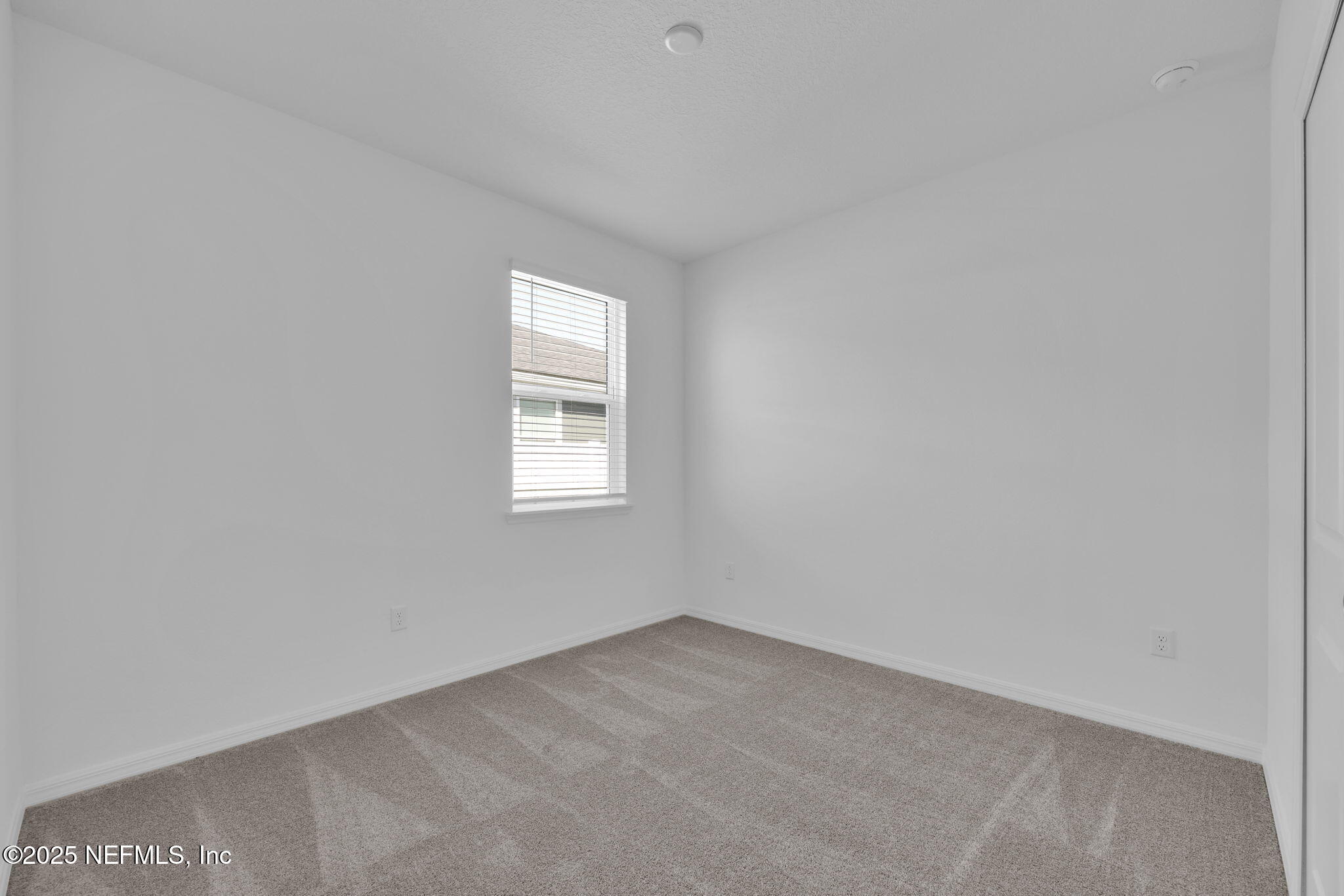 2416 GLADE Lane
