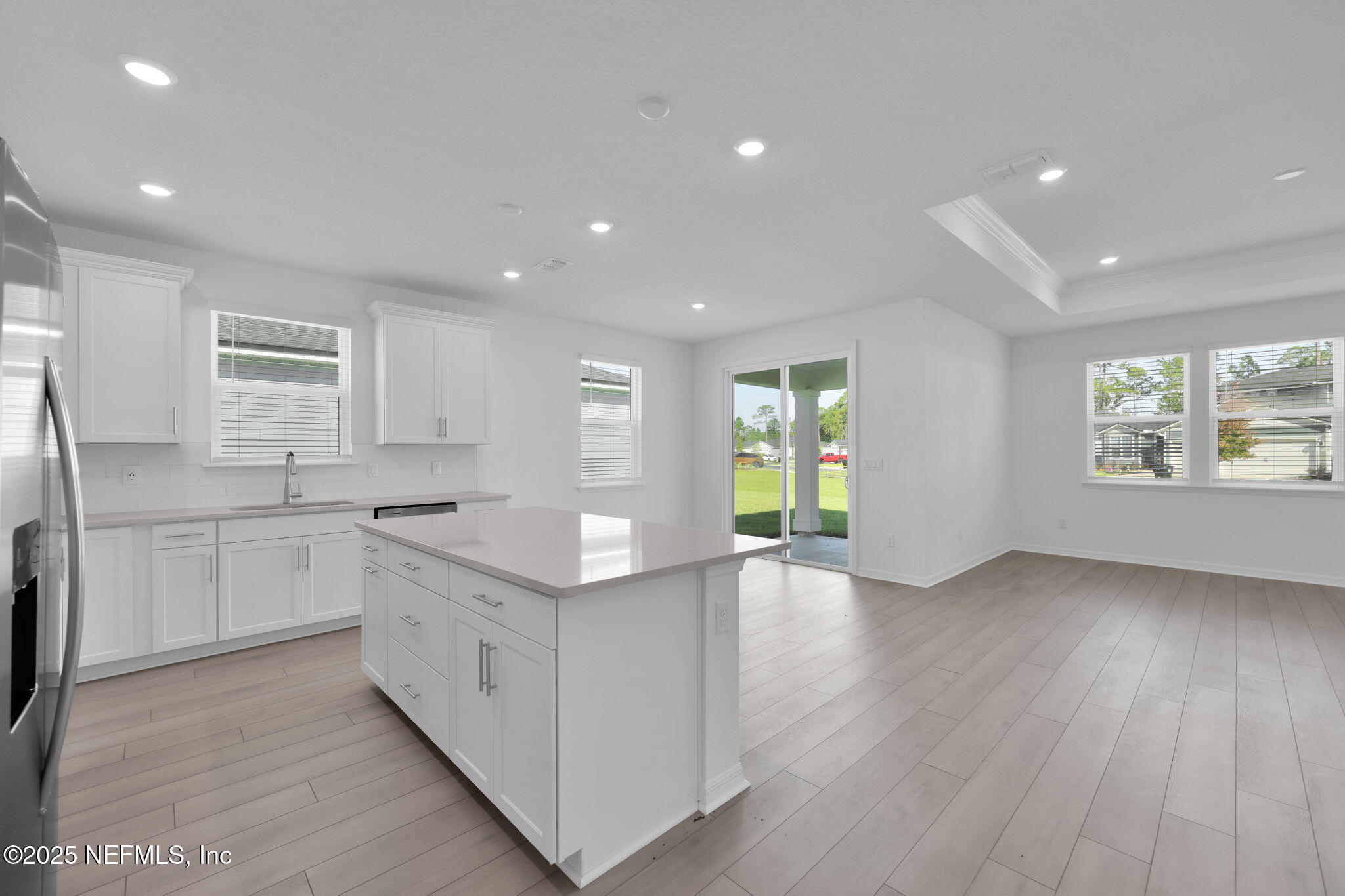 2442 GLADE Lane