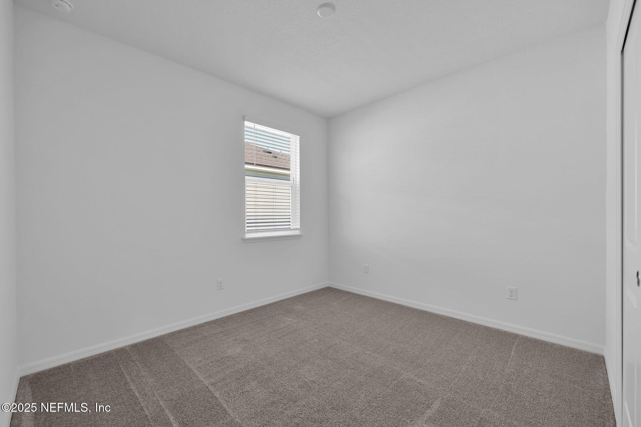 2442 GLADE Lane