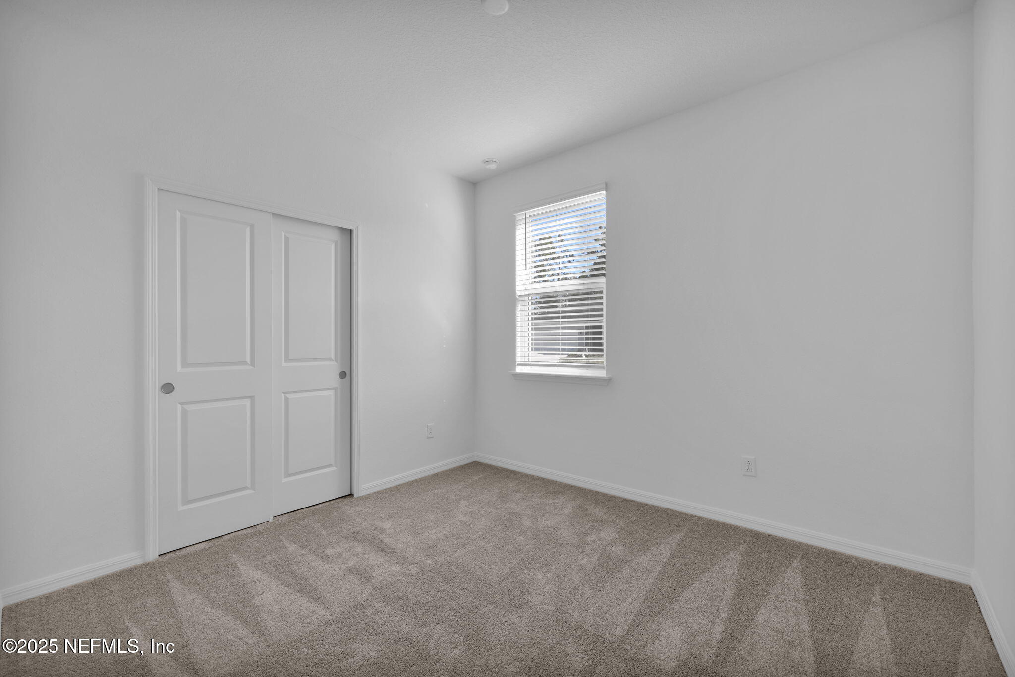 2442 GLADE Lane