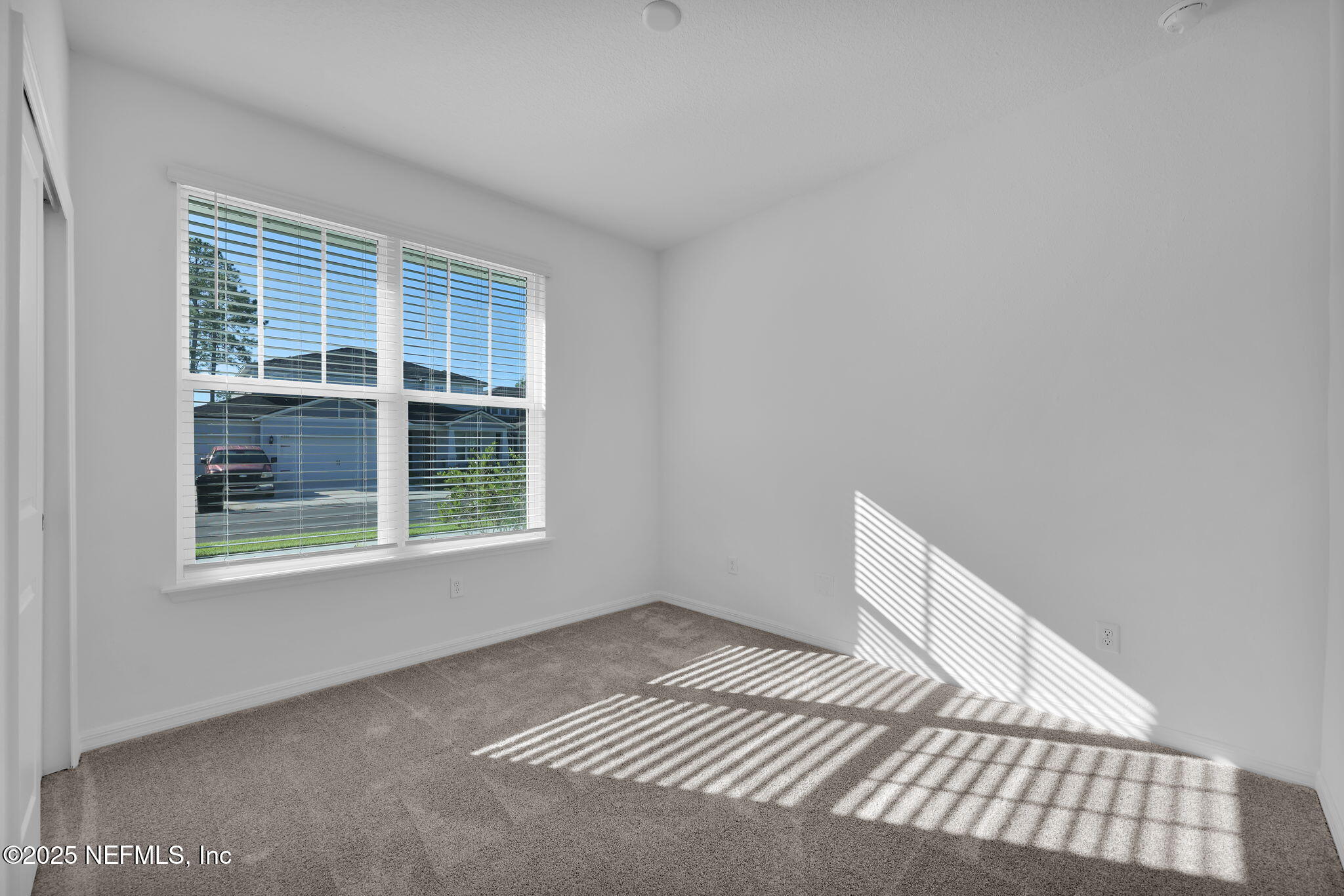2442 GLADE Lane