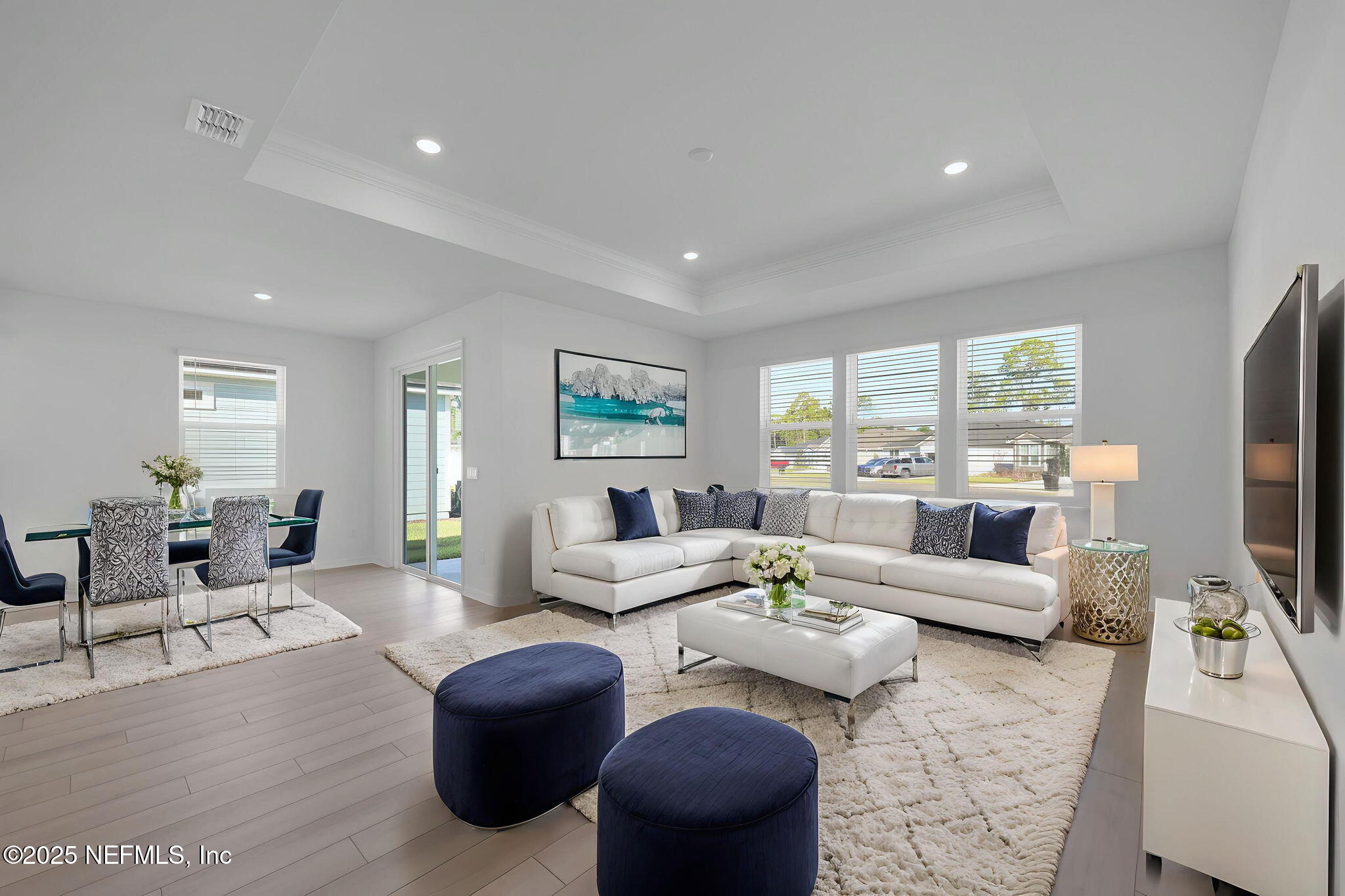 2442 GLADE Lane