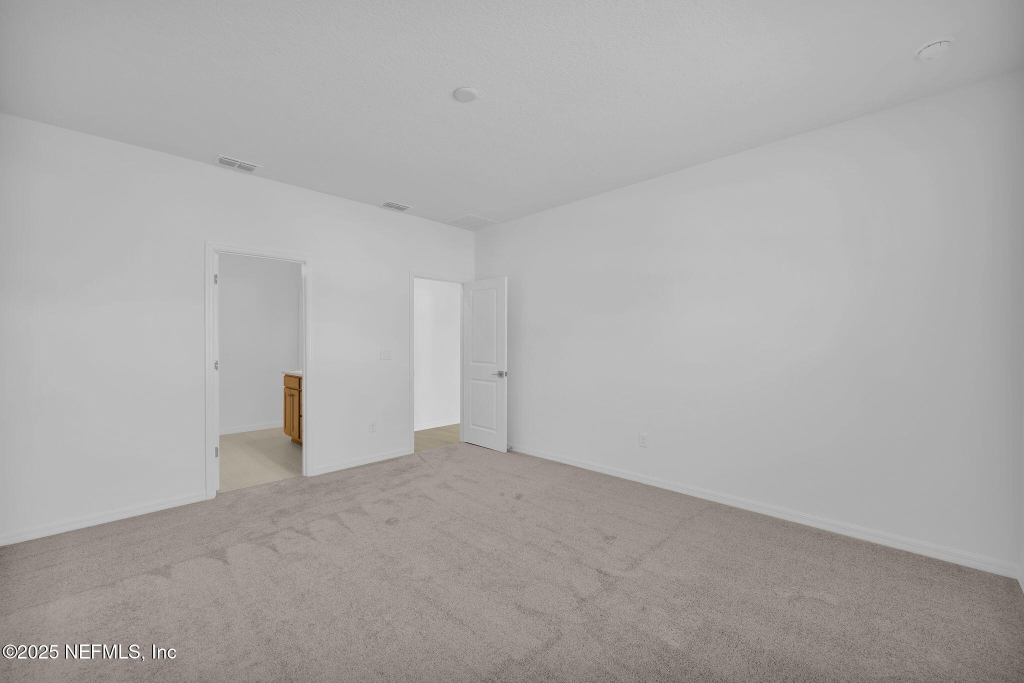 2442 GLADE Lane