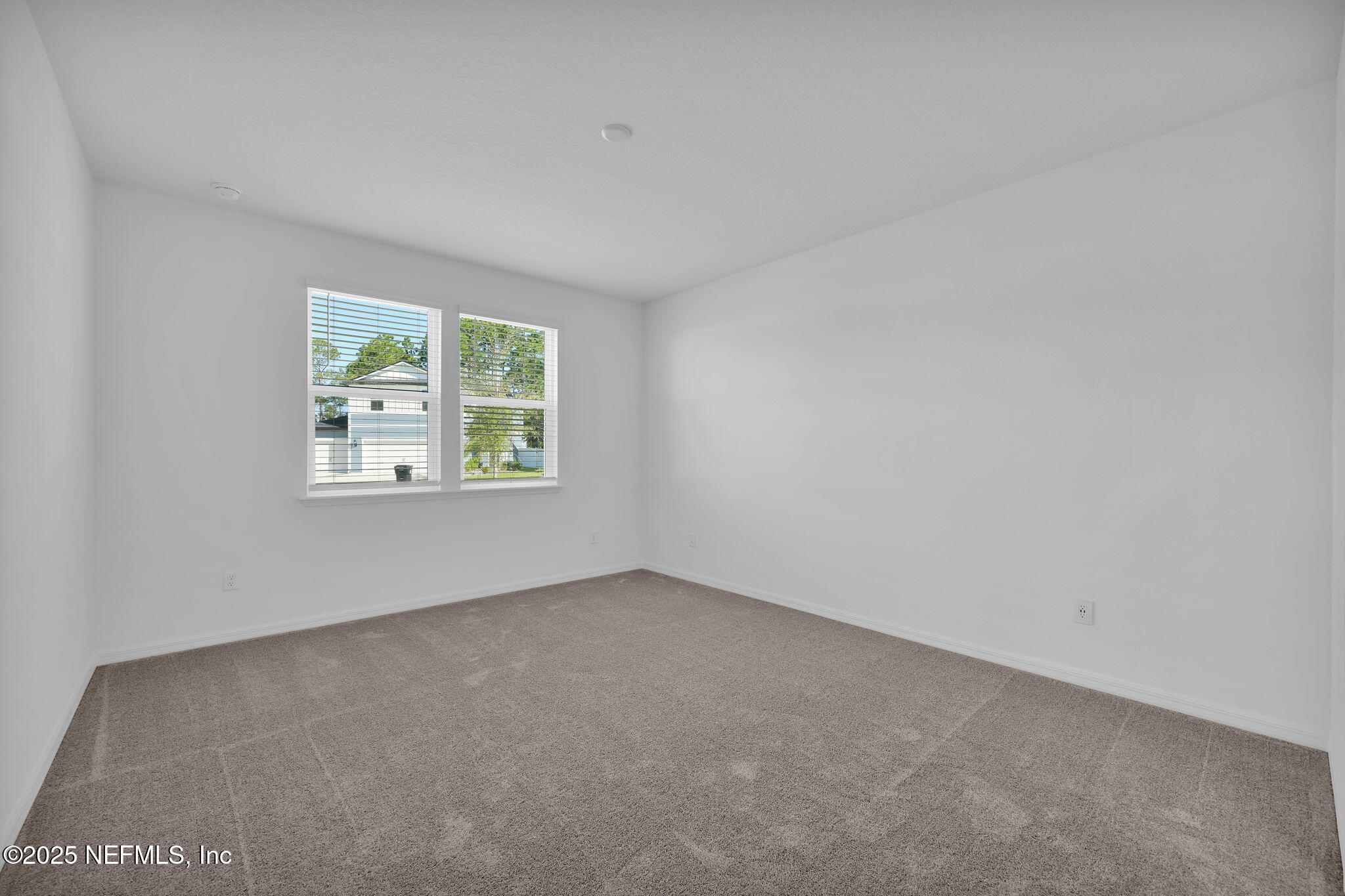 2442 GLADE Lane