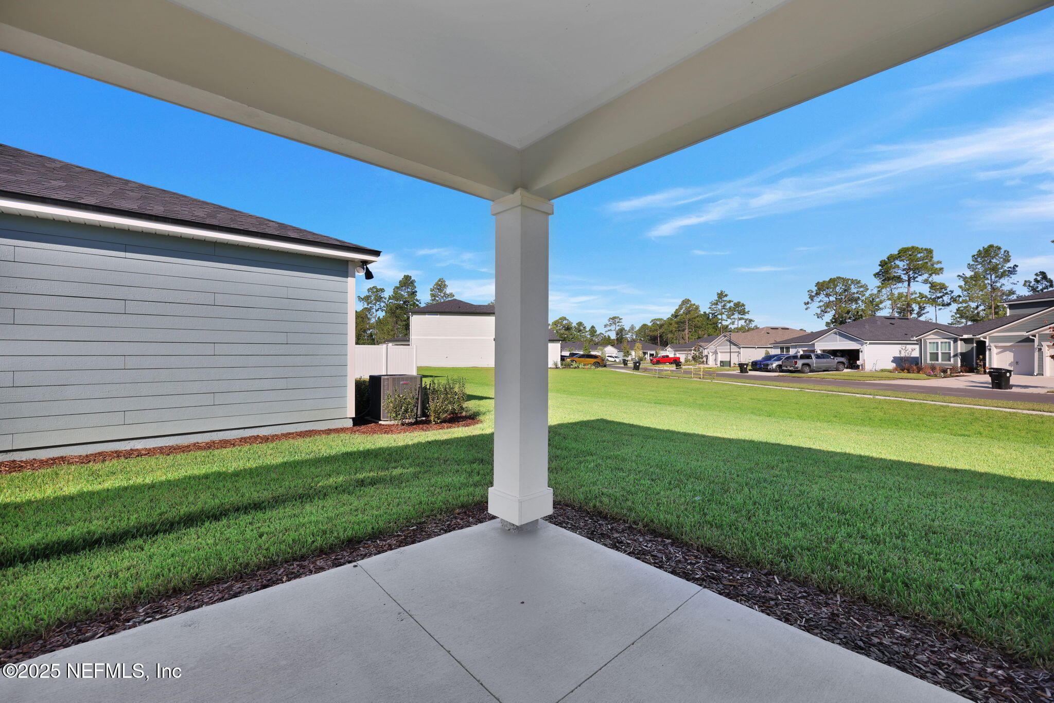 2442 GLADE Lane