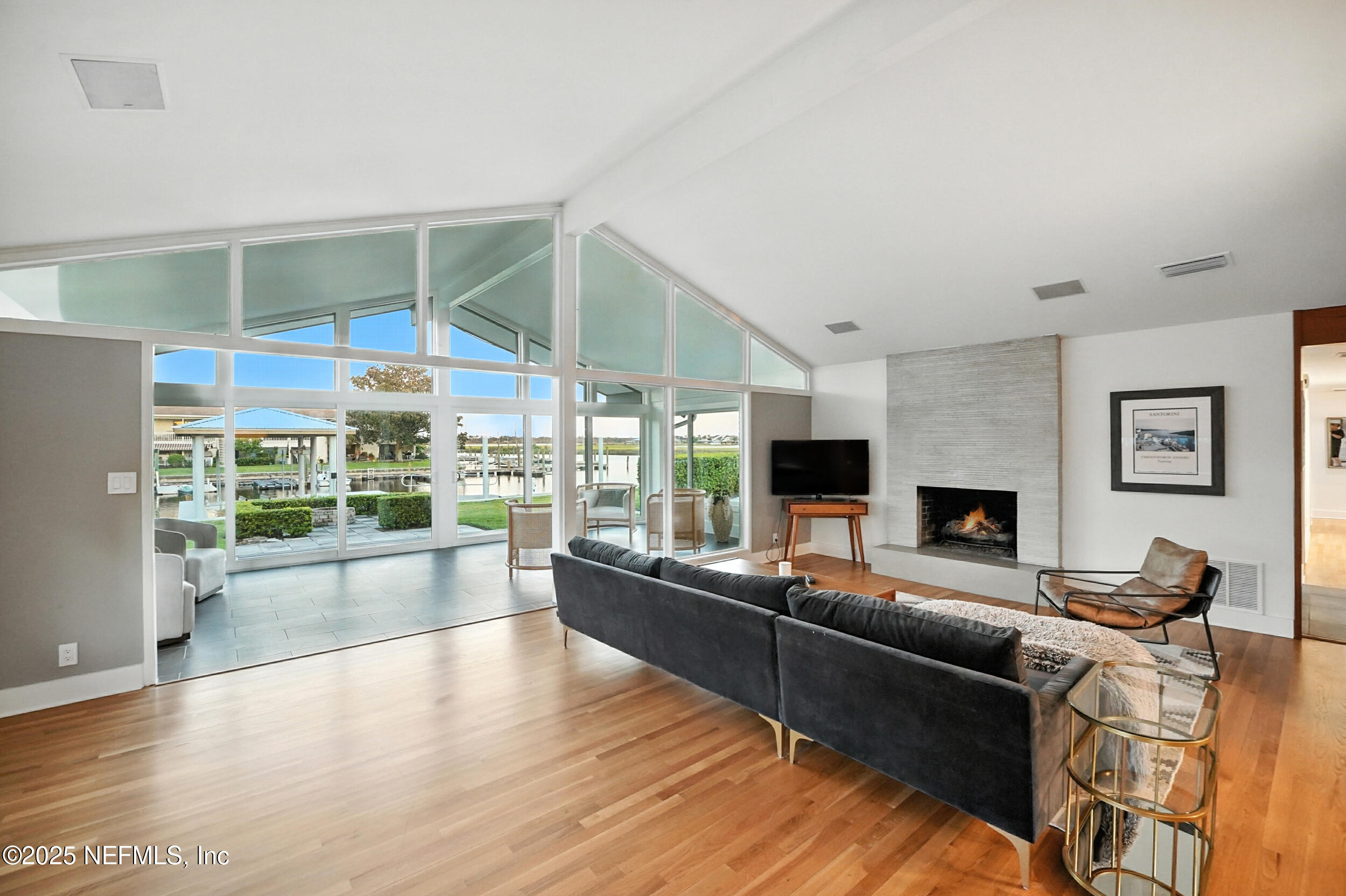 3355 SILVER PALM Drive