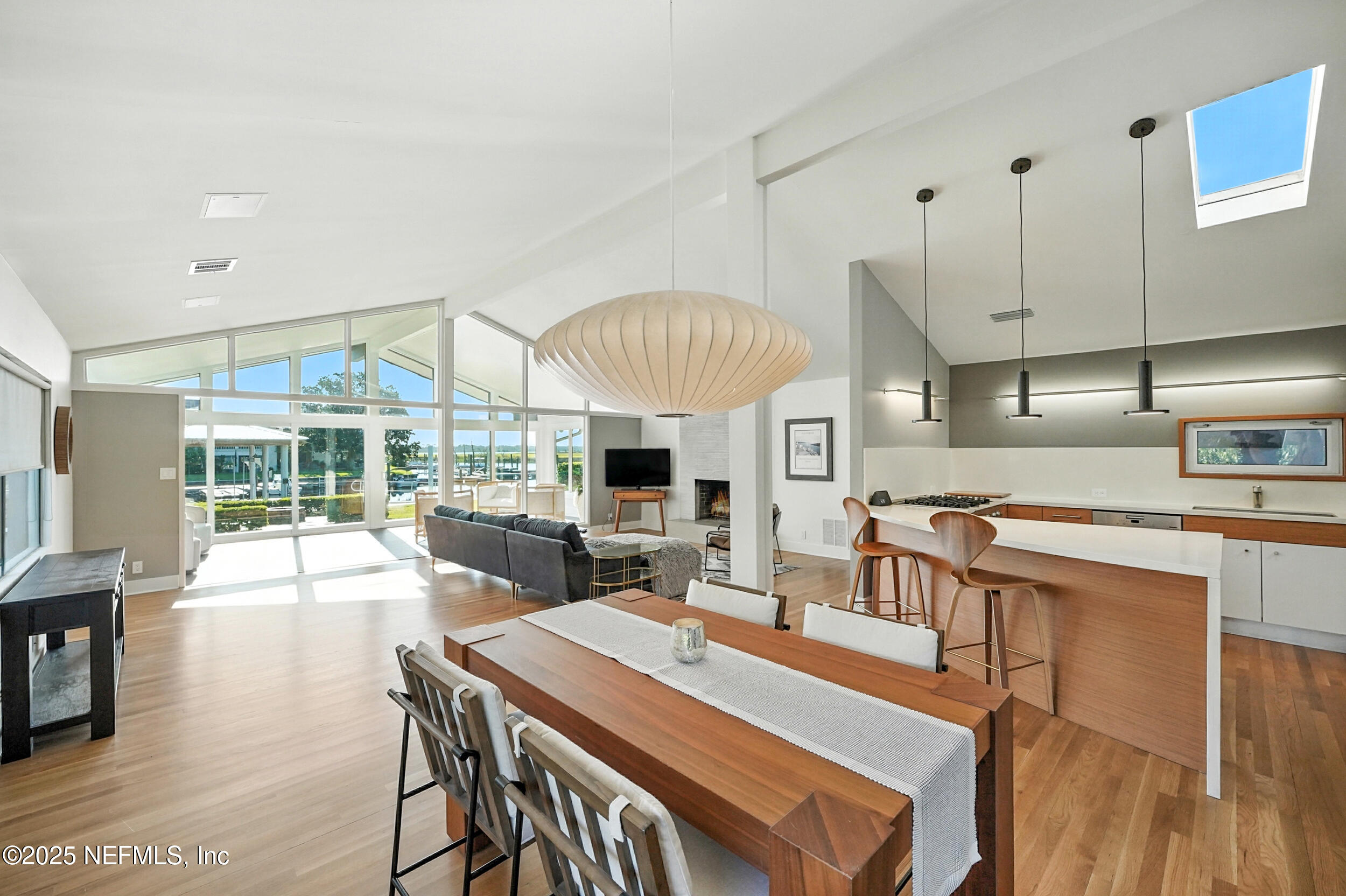 3355 SILVER PALM Drive