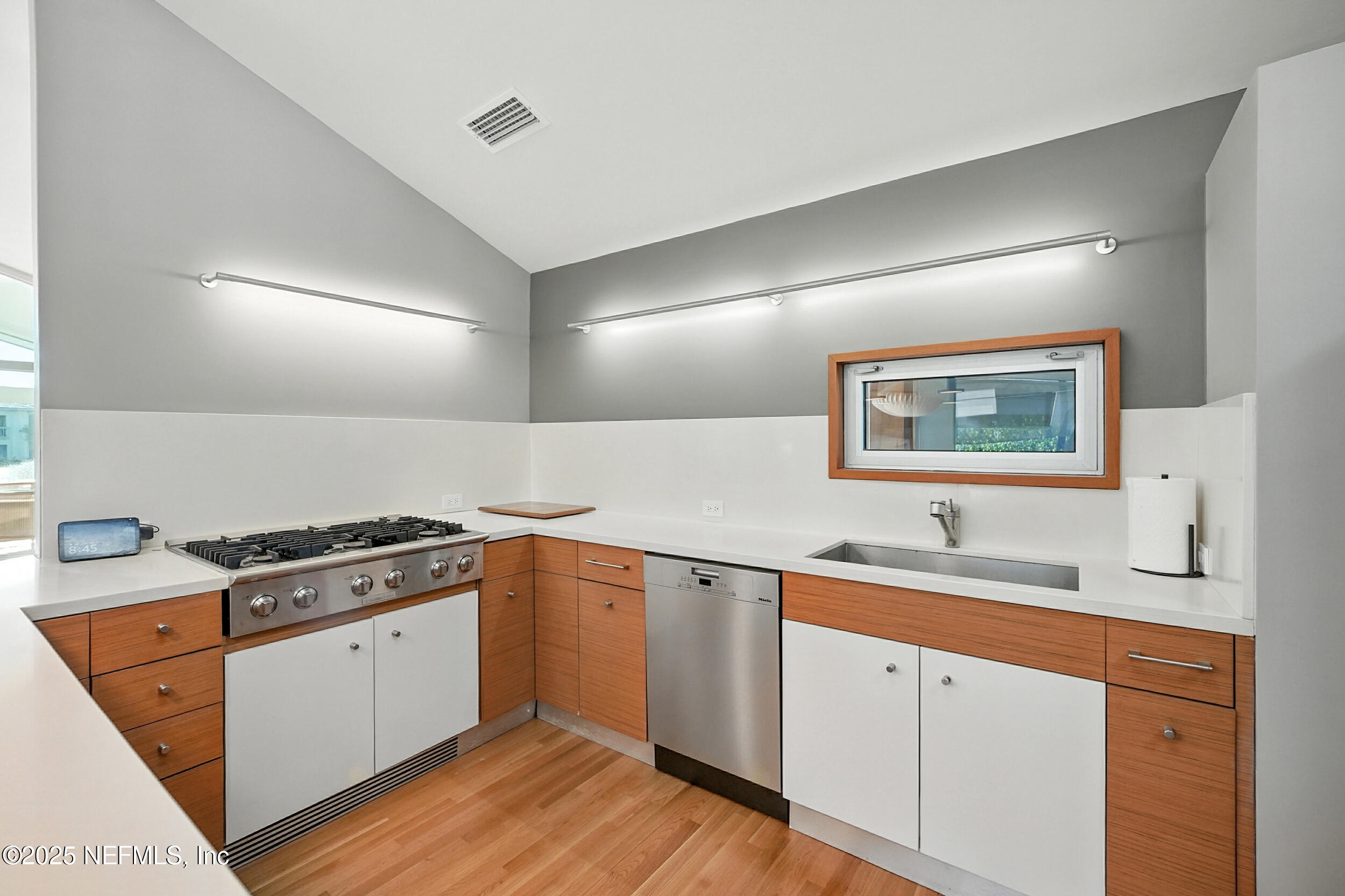 3355 SILVER PALM Drive