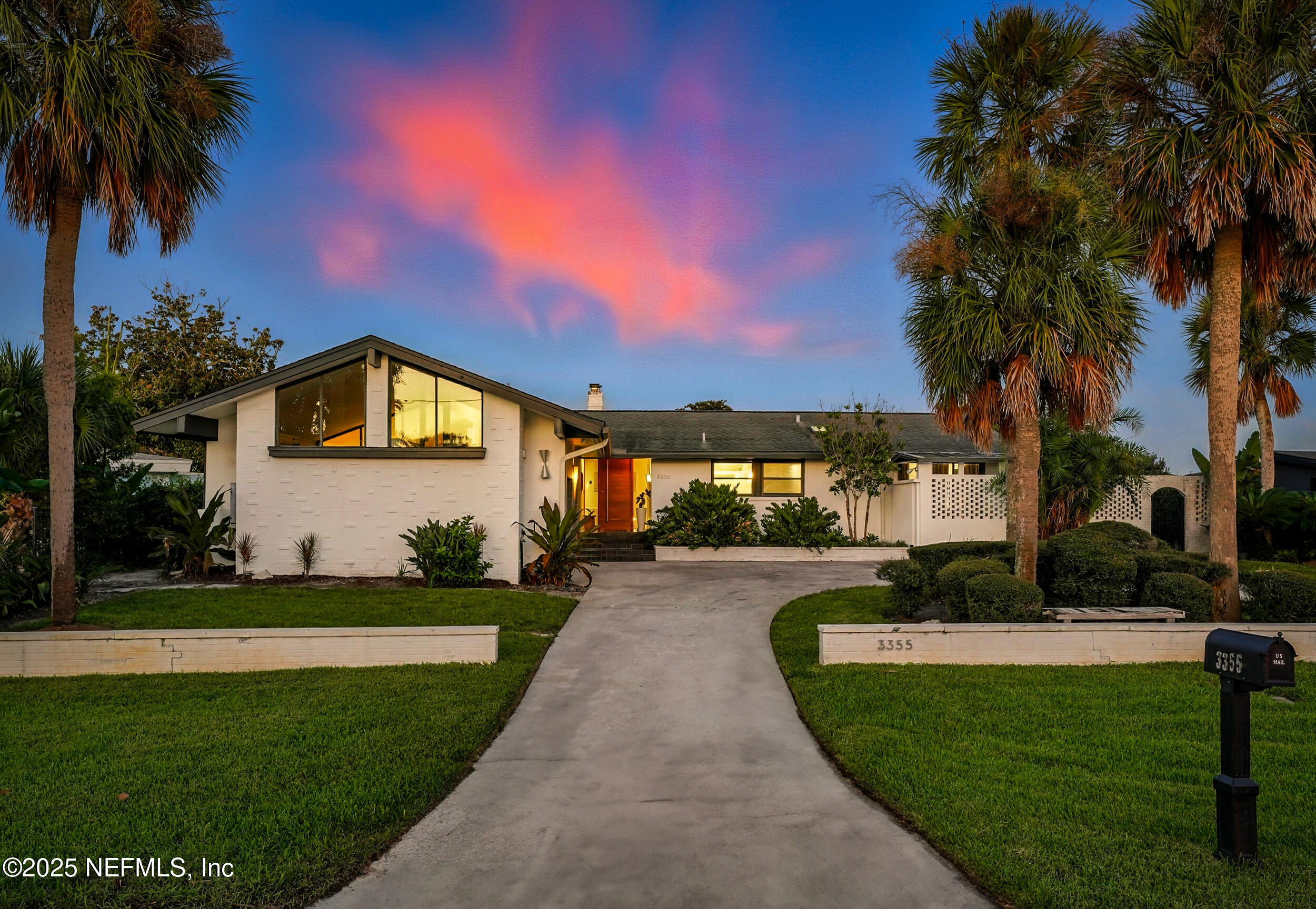 3355 SILVER PALM Drive