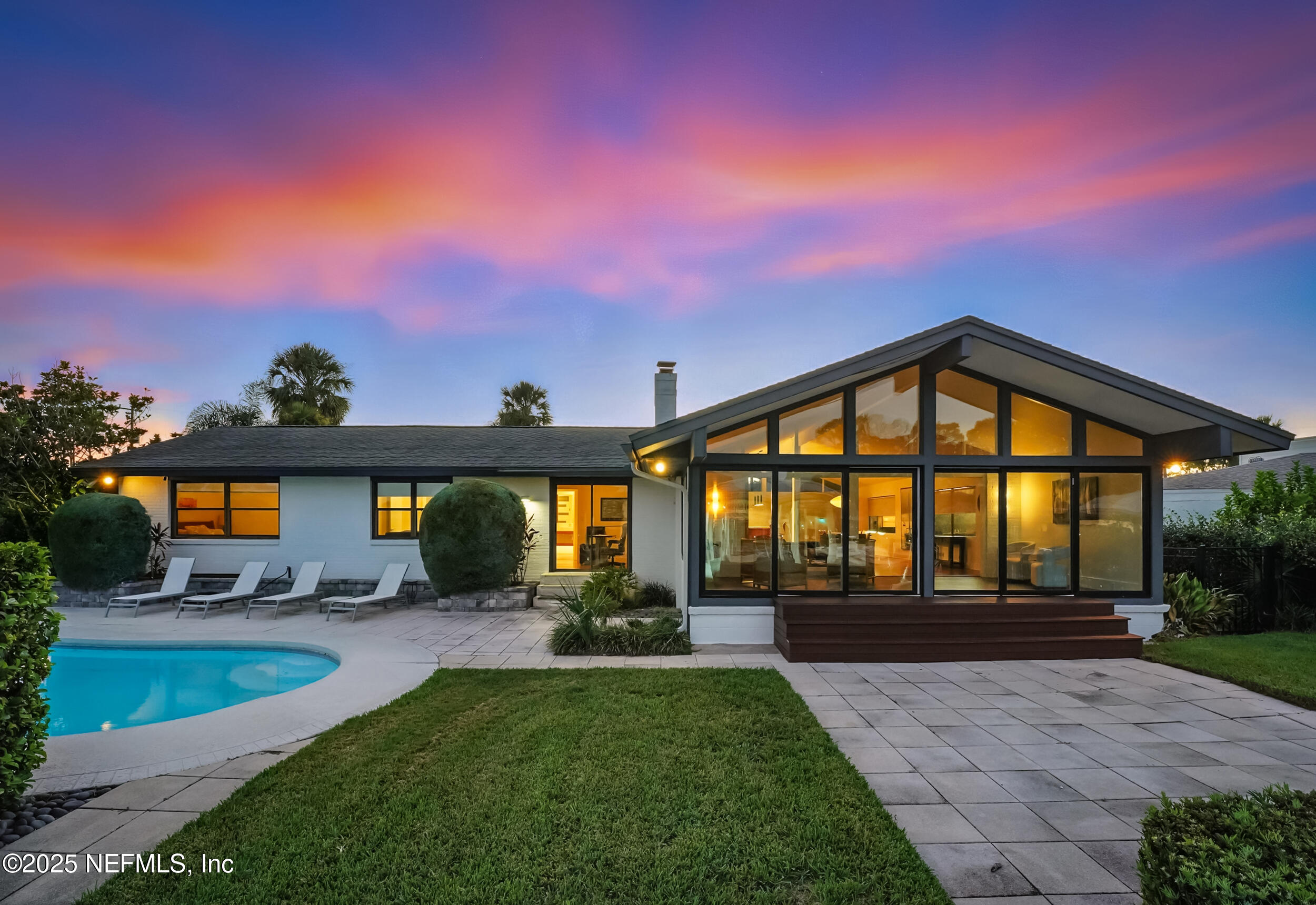 3355 SILVER PALM Drive