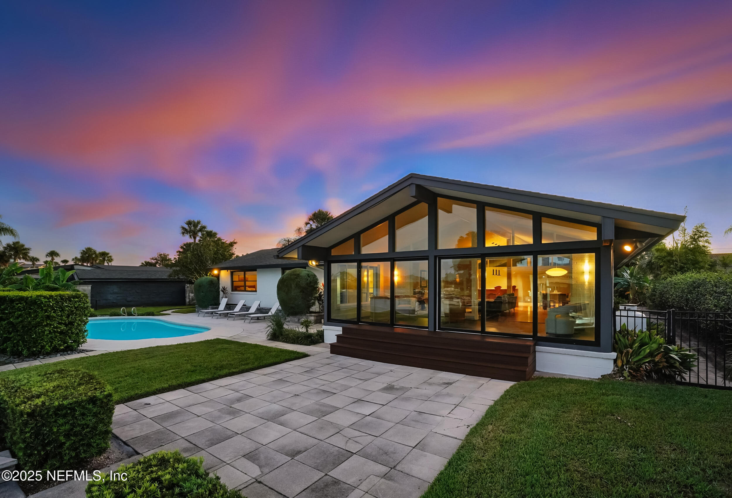 3355 SILVER PALM Drive