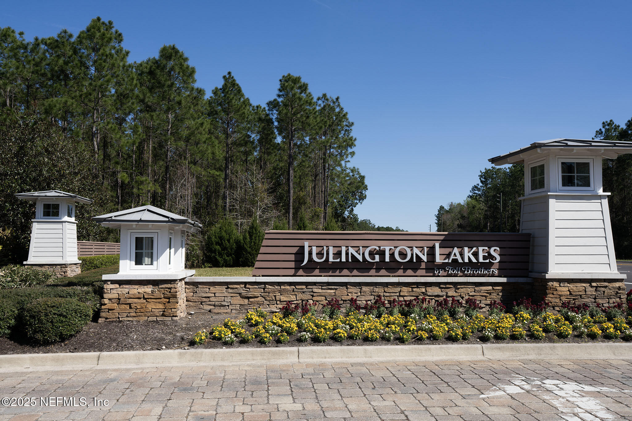 527 PINE HAVEN Drive, St. Johns