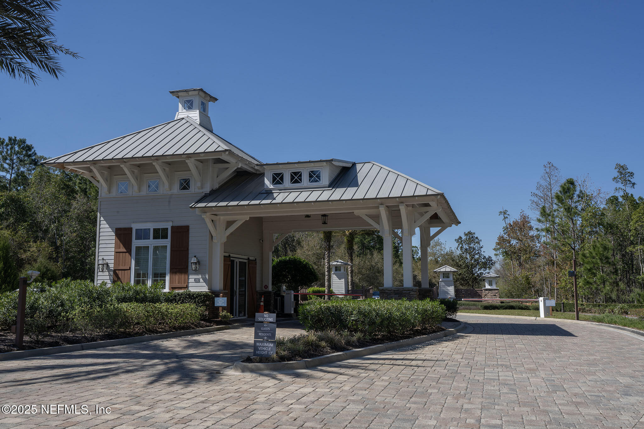 527 PINE HAVEN Drive, St. Johns