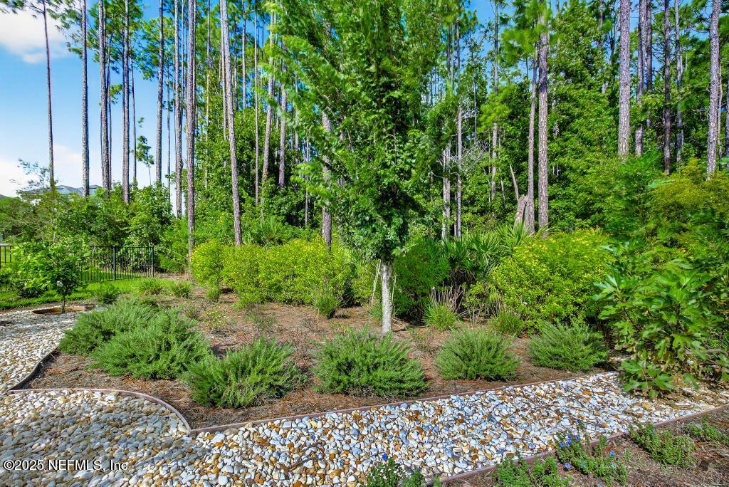 527 PINE HAVEN Drive, St. Johns