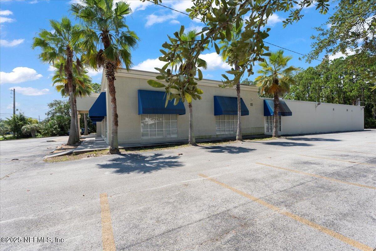 7666 BLANDING Boulevard